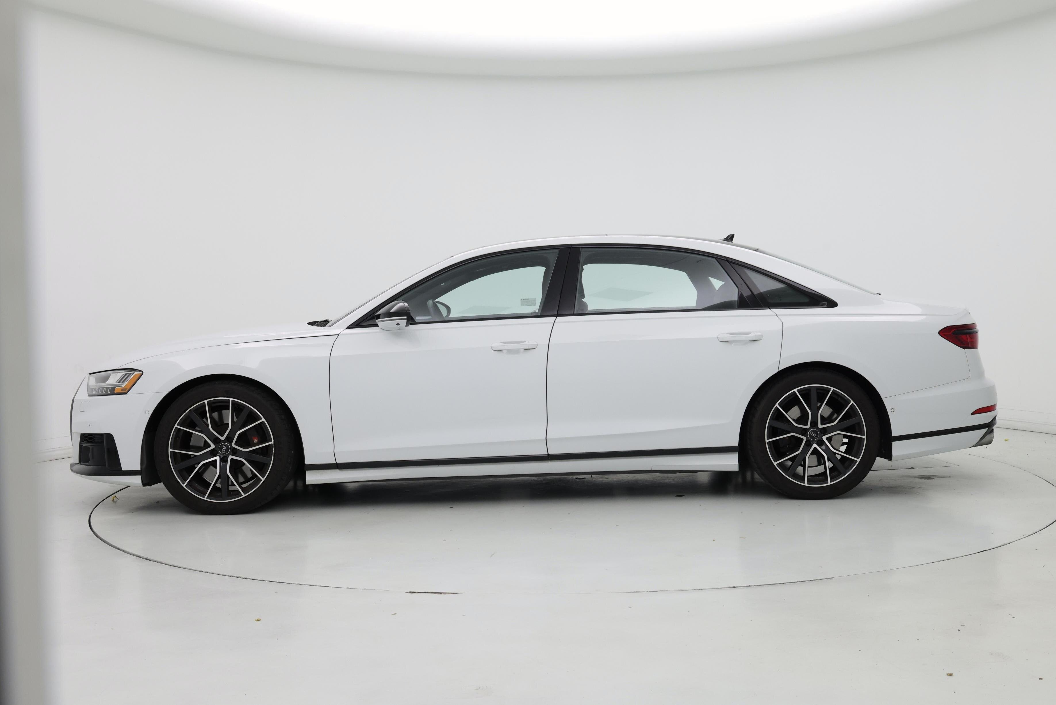 Thumbnail: 2020 Audi S8 - 3