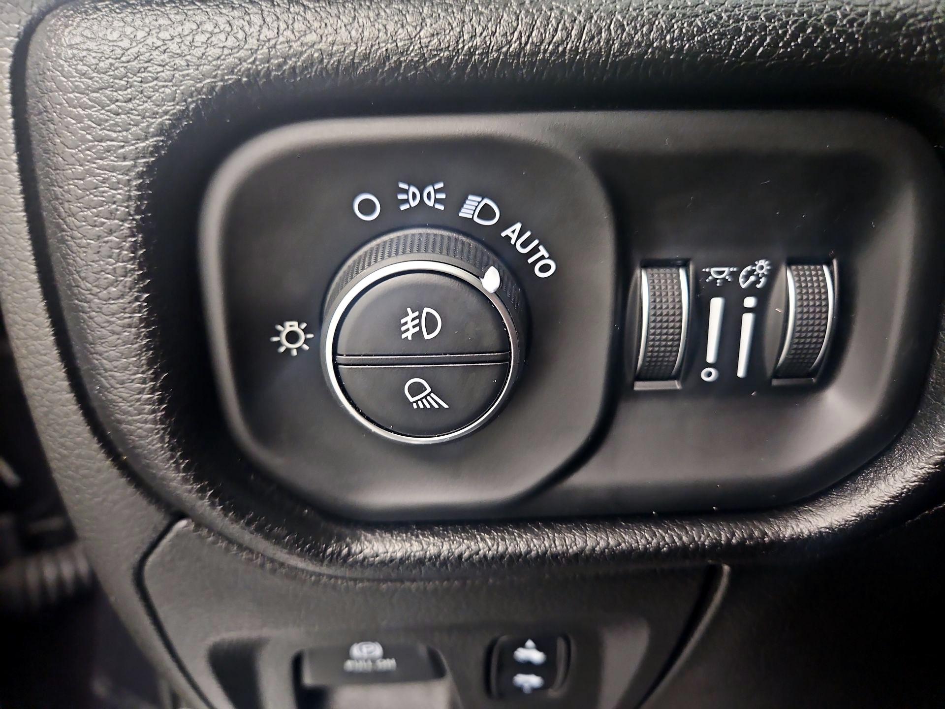 Thumbnail: 2019 RAM 1500 - 13