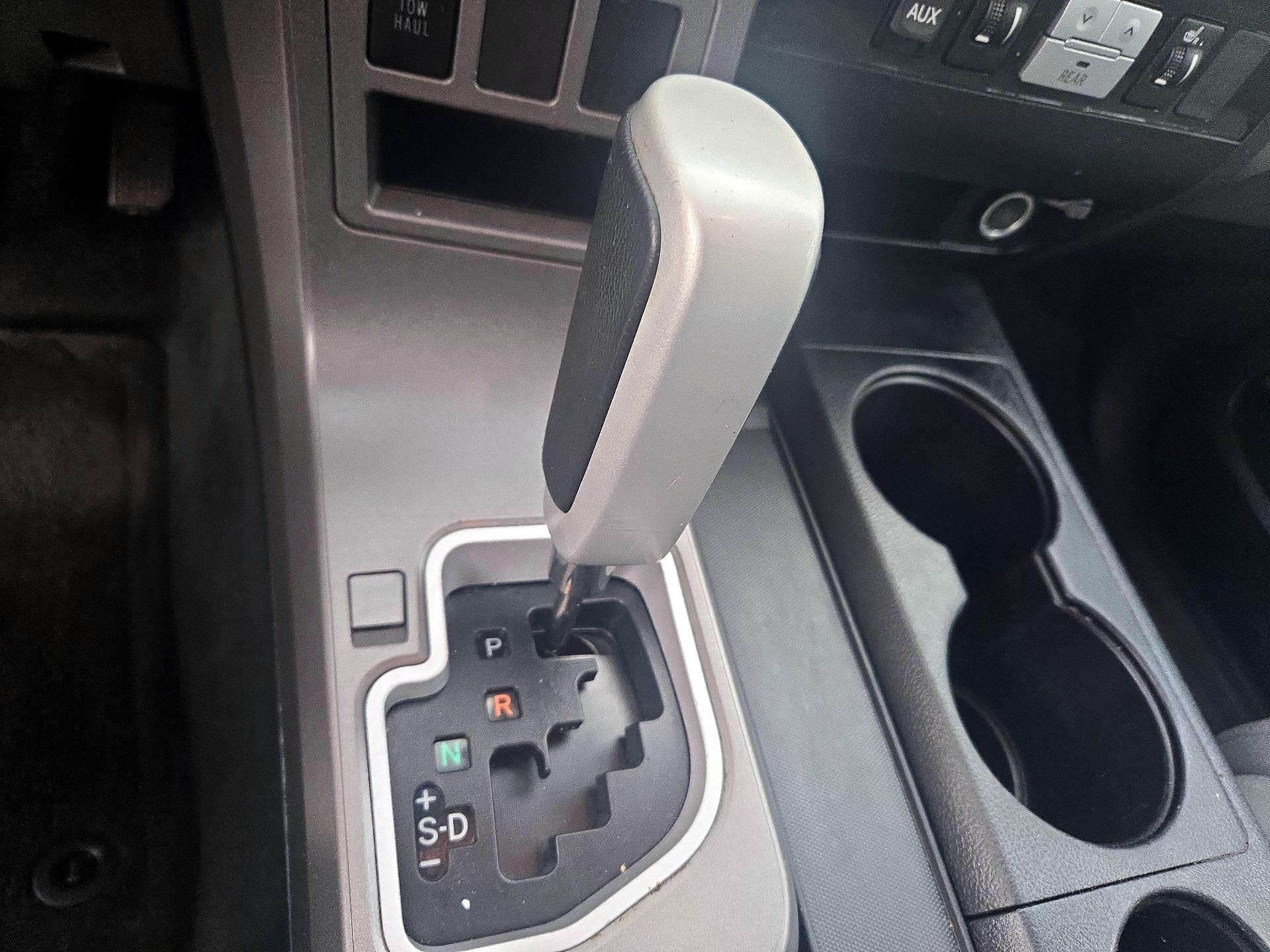 Thumbnail: 2014 Toyota Sequoia - 18