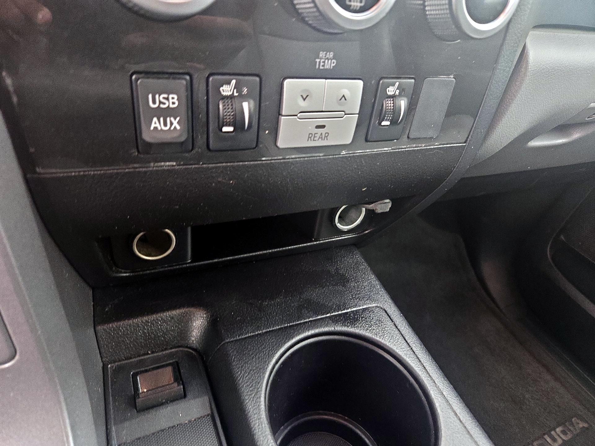 Thumbnail: 2014 Toyota Sequoia - 19