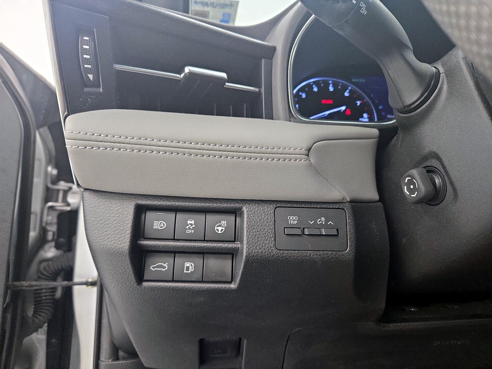 Thumbnail: 2021 Toyota Avalon - 13