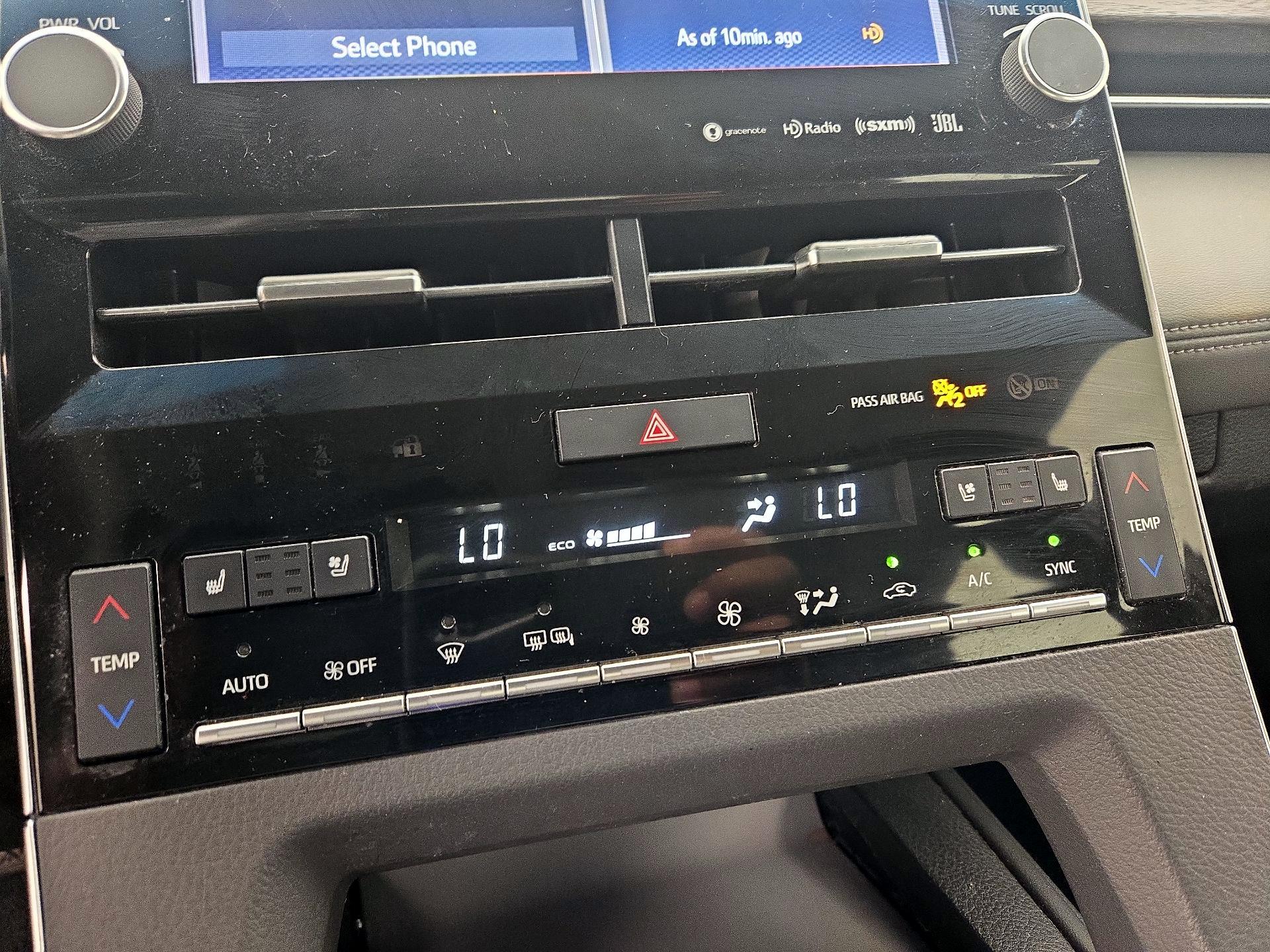 Thumbnail: 2021 Toyota Avalon - 17