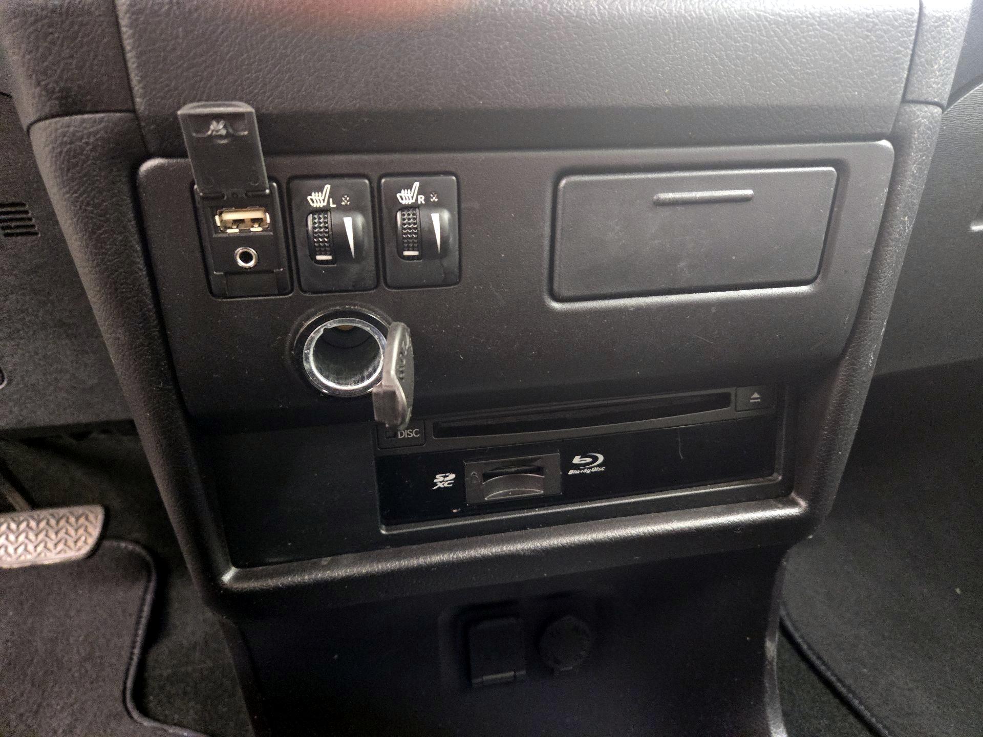 Thumbnail: 2015 Toyota Sienna - 18