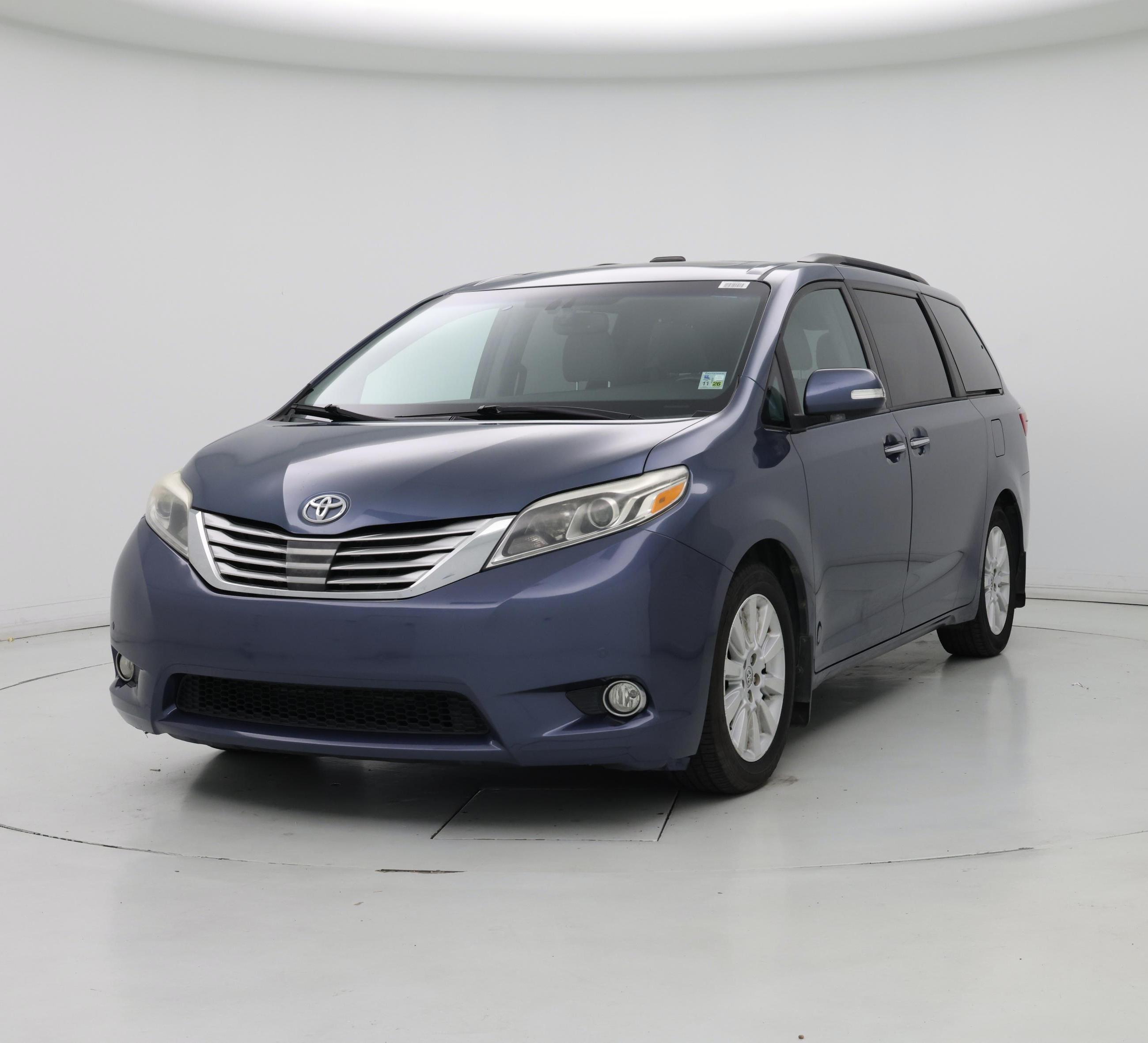Thumbnail: 2015 Toyota Sienna - 4
