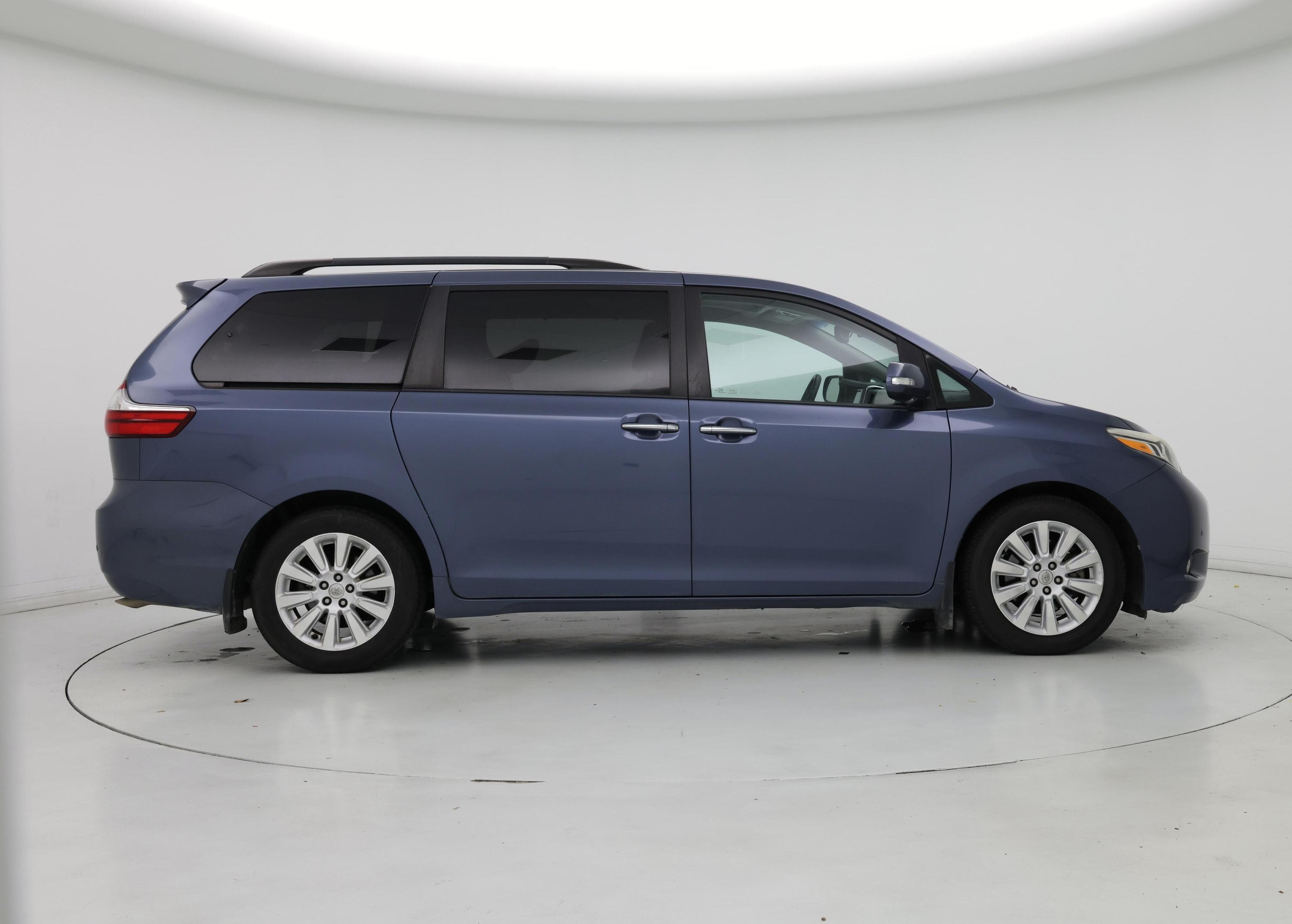 Thumbnail: 2015 Toyota Sienna - 7
