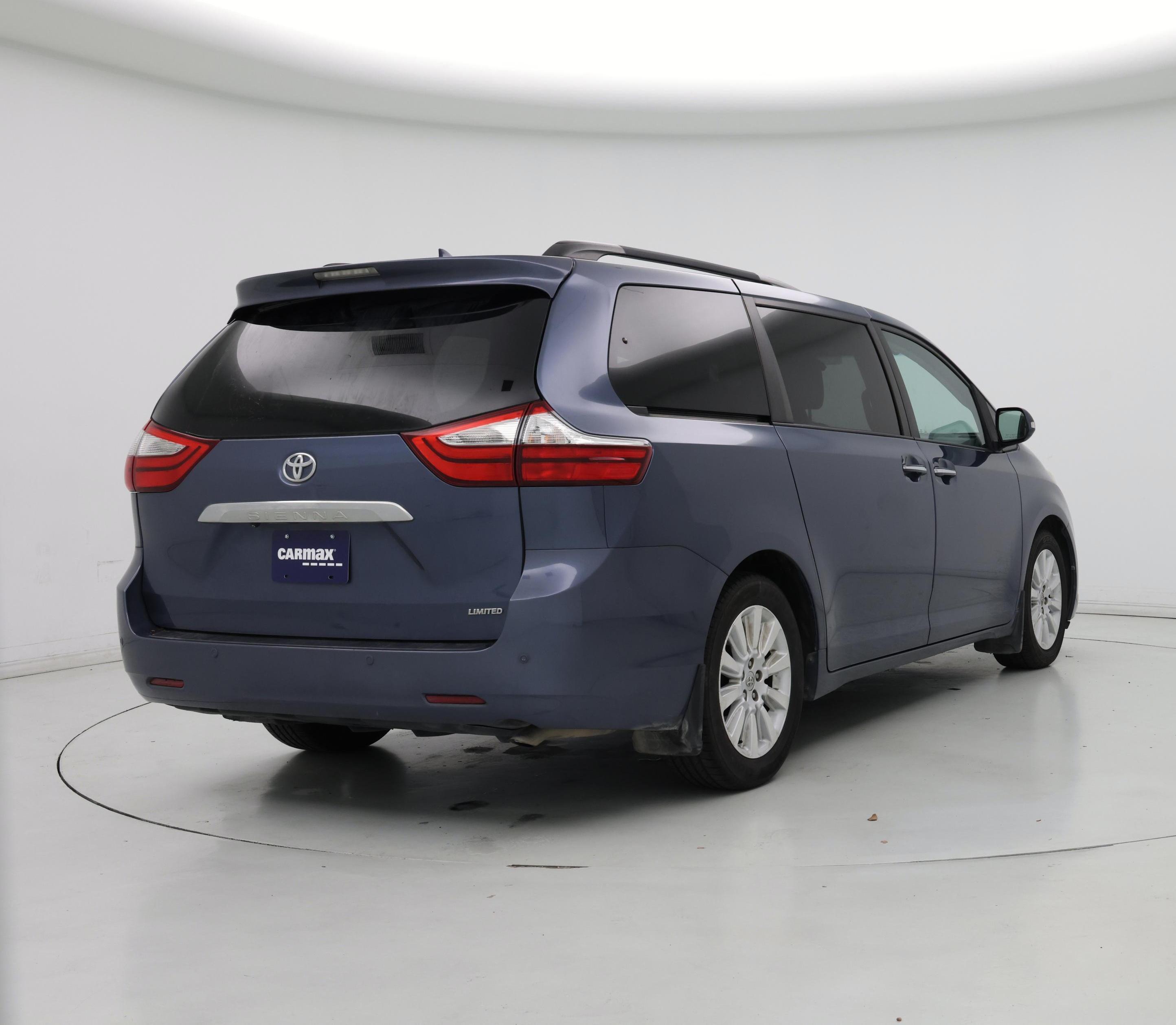 Thumbnail: 2015 Toyota Sienna - 8