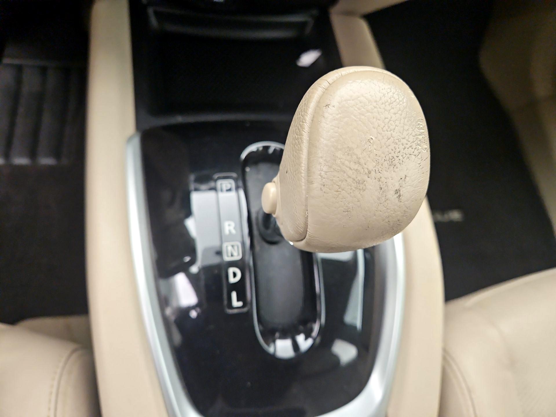 Thumbnail: 2015 Nissan Rogue - 18