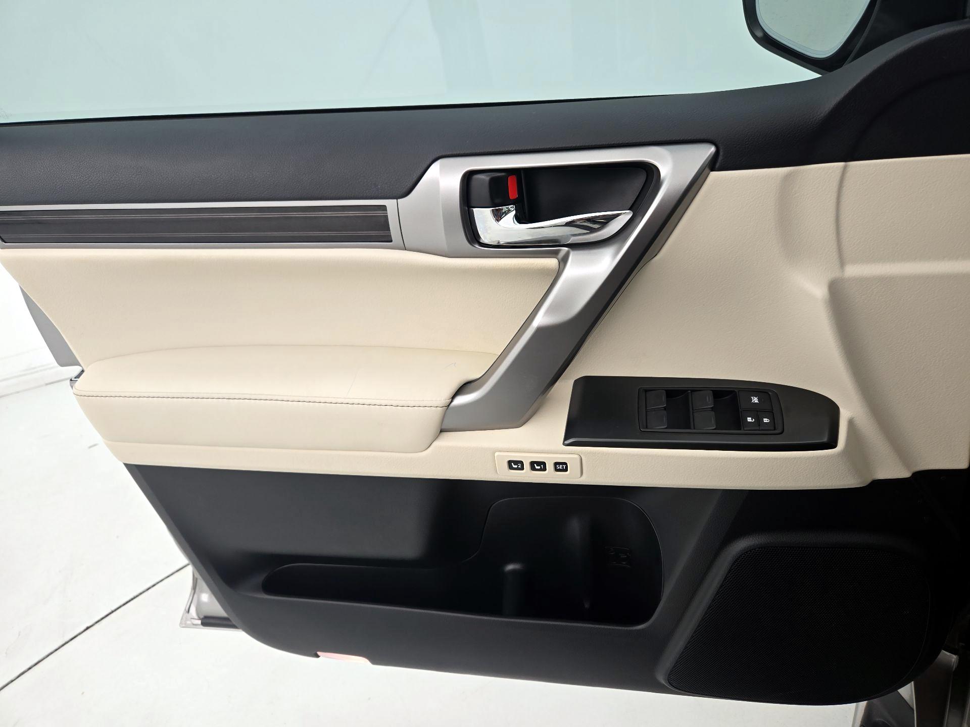 Thumbnail: 2023 Lexus GX - 12