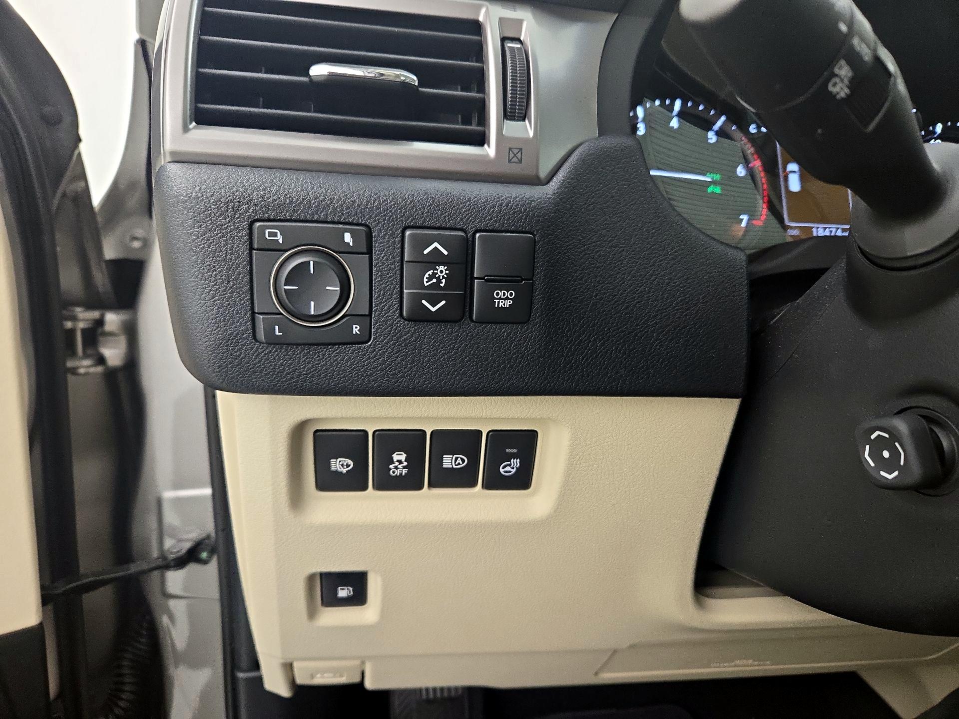 Thumbnail: 2023 Lexus GX - 13