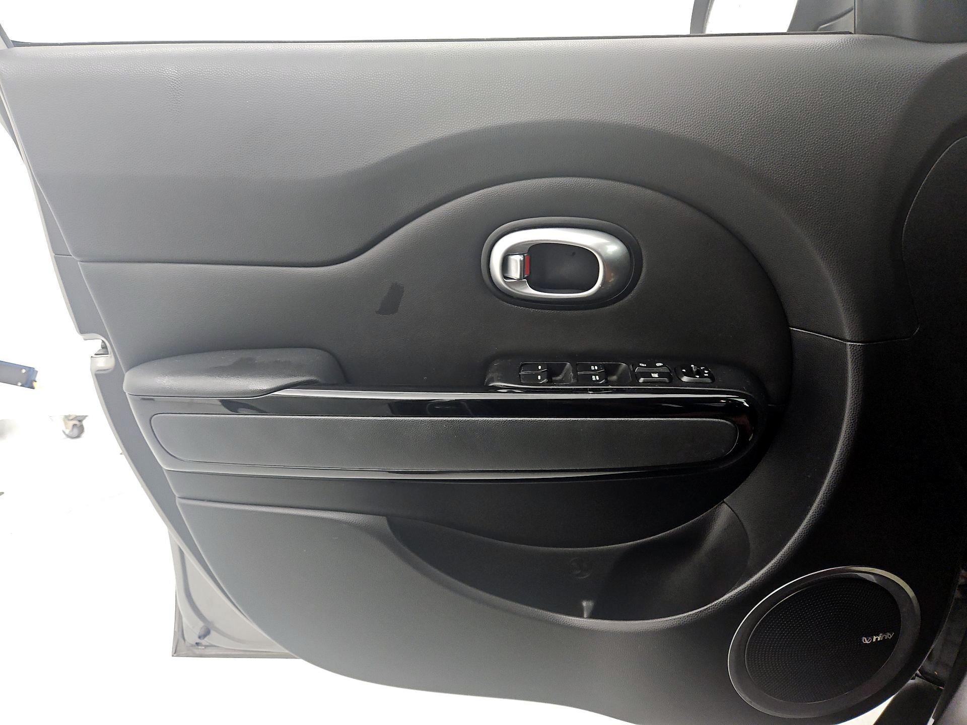 Thumbnail: 2016 Kia Soul - 12