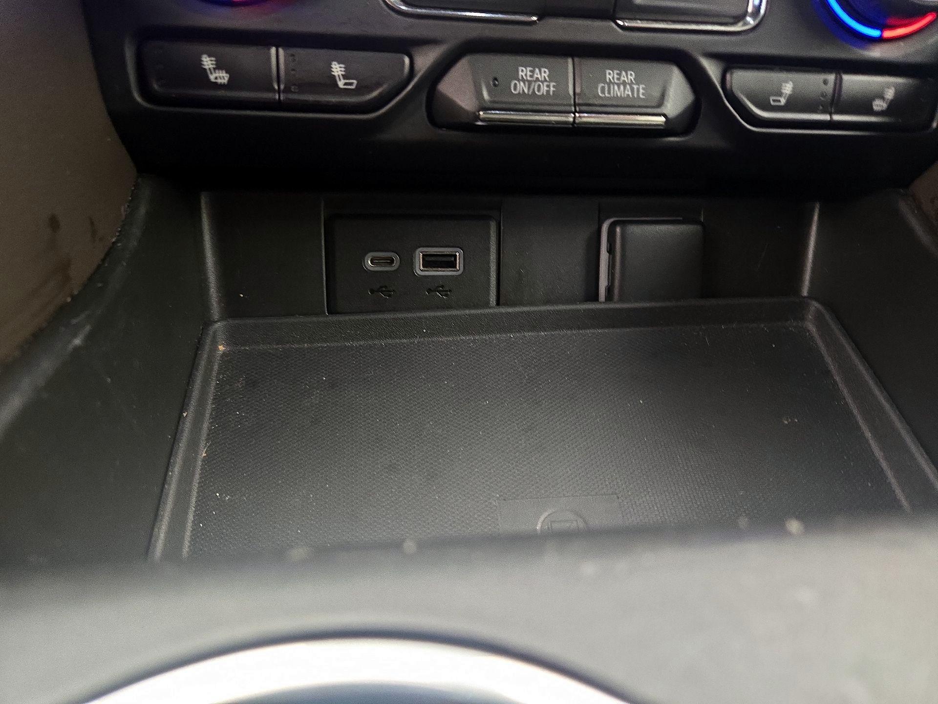 Thumbnail: 2022 Chevrolet Suburban - 18