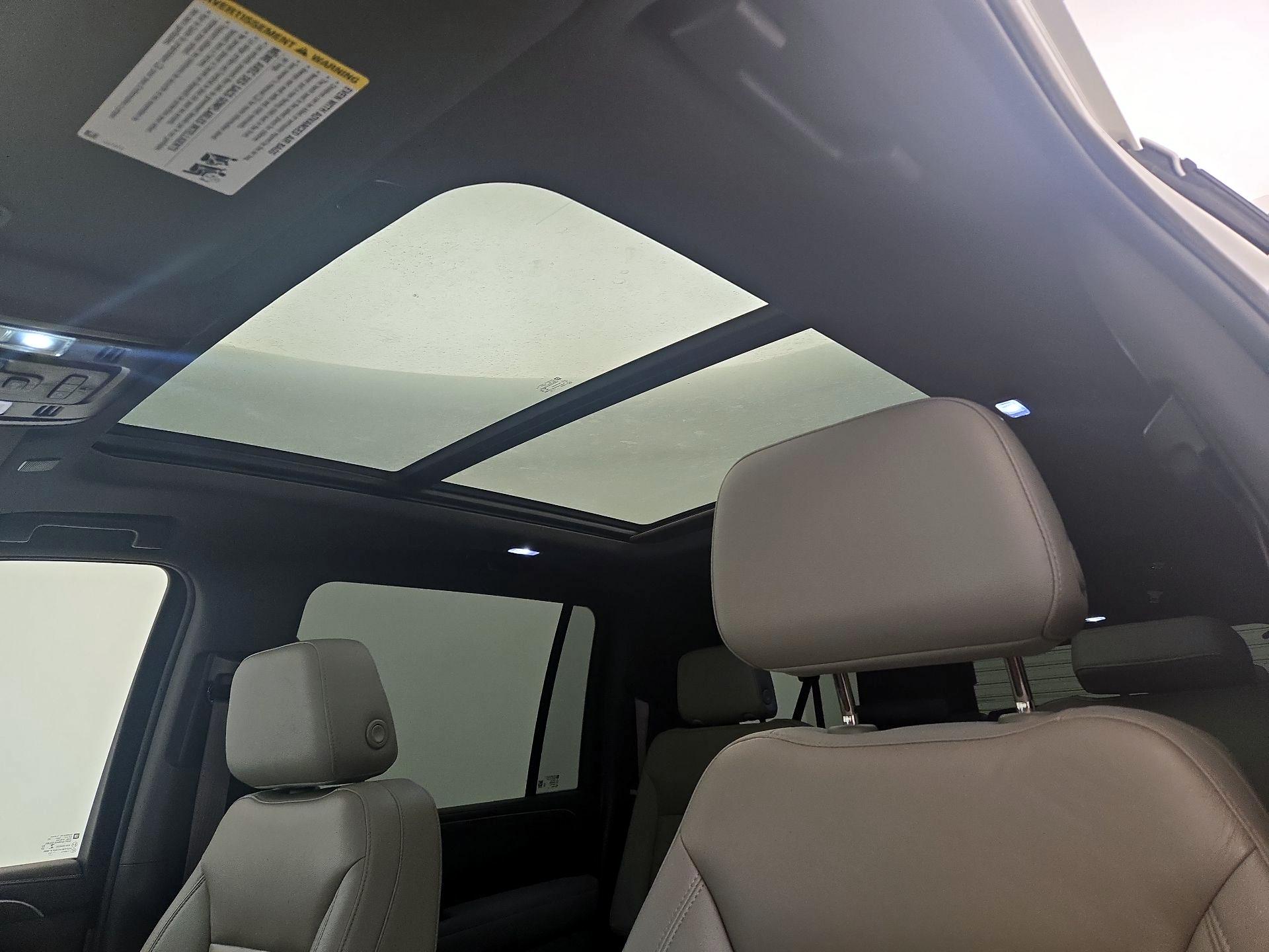 Thumbnail: 2022 Chevrolet Suburban - 19