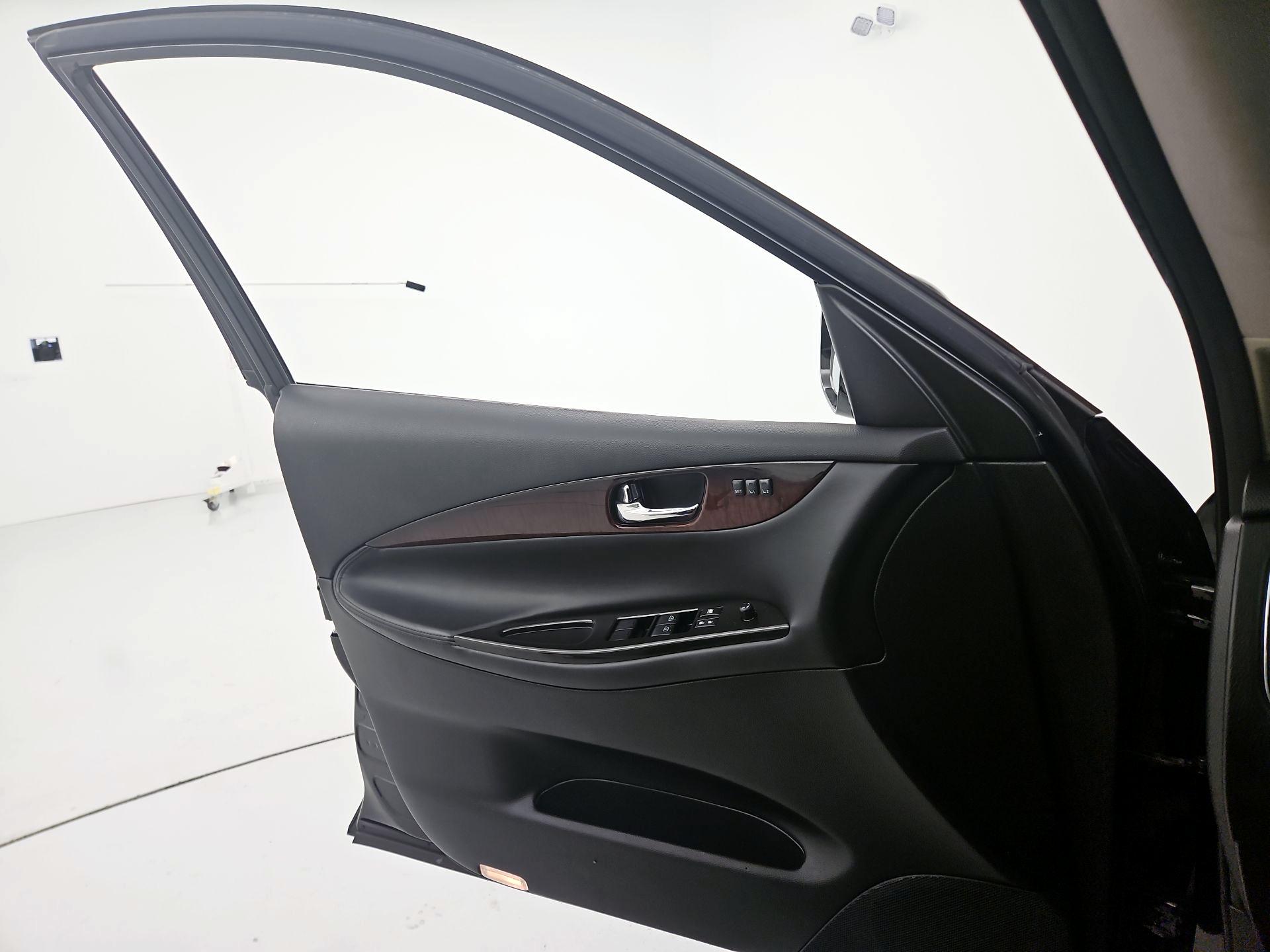 Thumbnail: 2017 INFINITI QX50 - 12