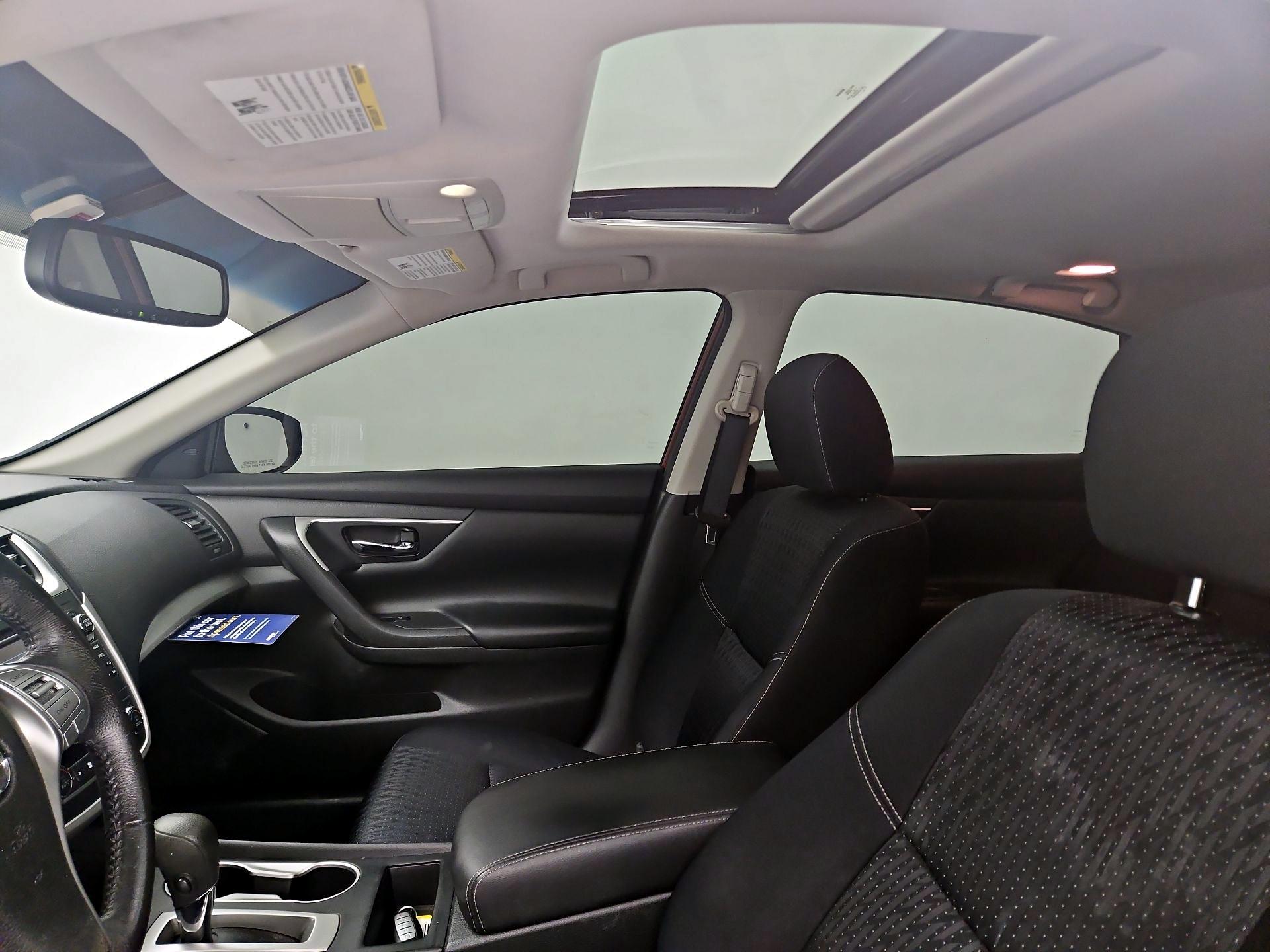 Thumbnail: 2016 Nissan Altima - 20