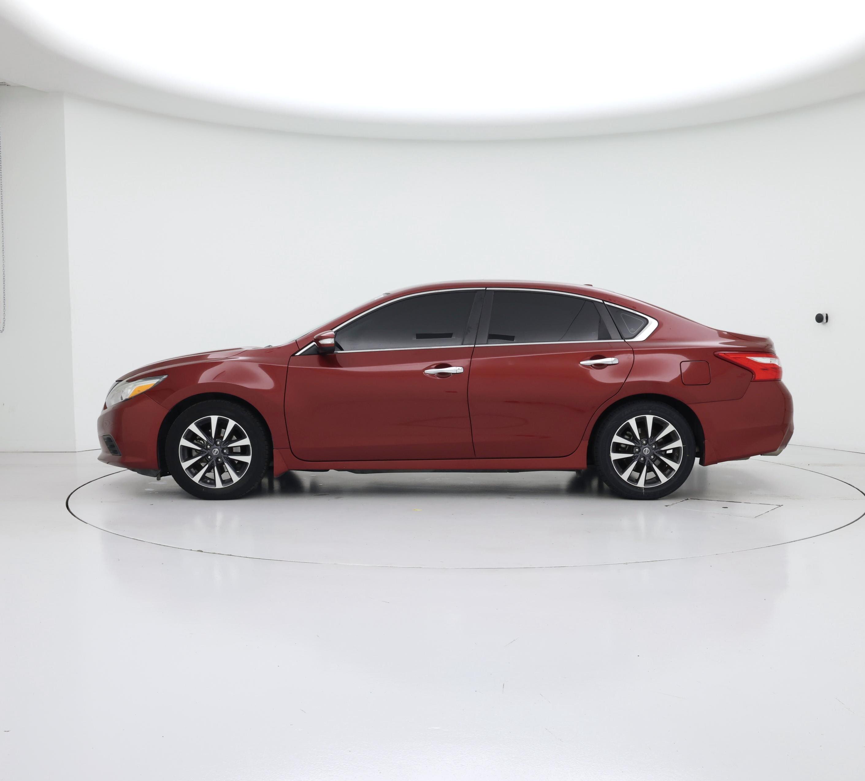 Thumbnail: 2016 Nissan Altima - 3