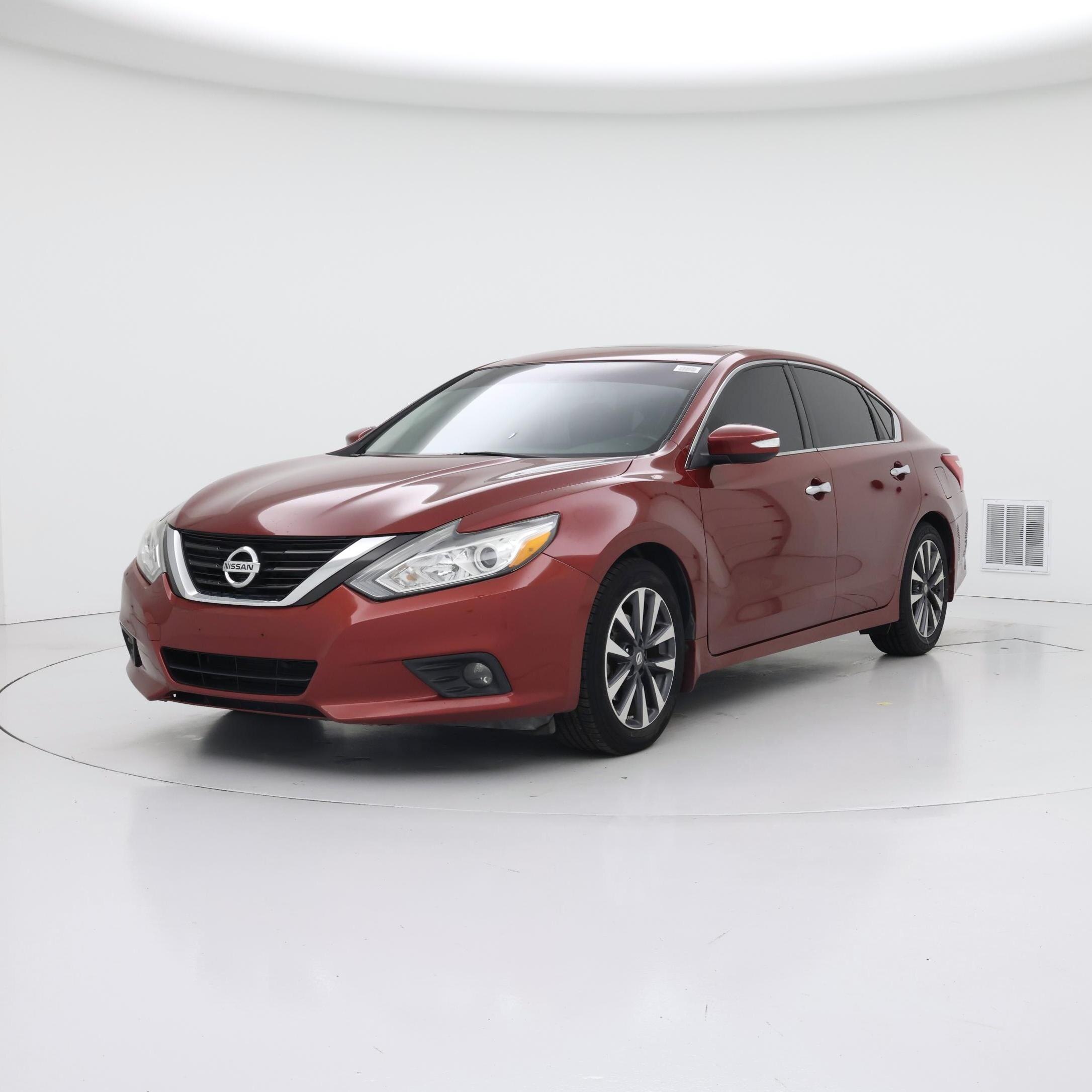 Thumbnail: 2016 Nissan Altima - 4