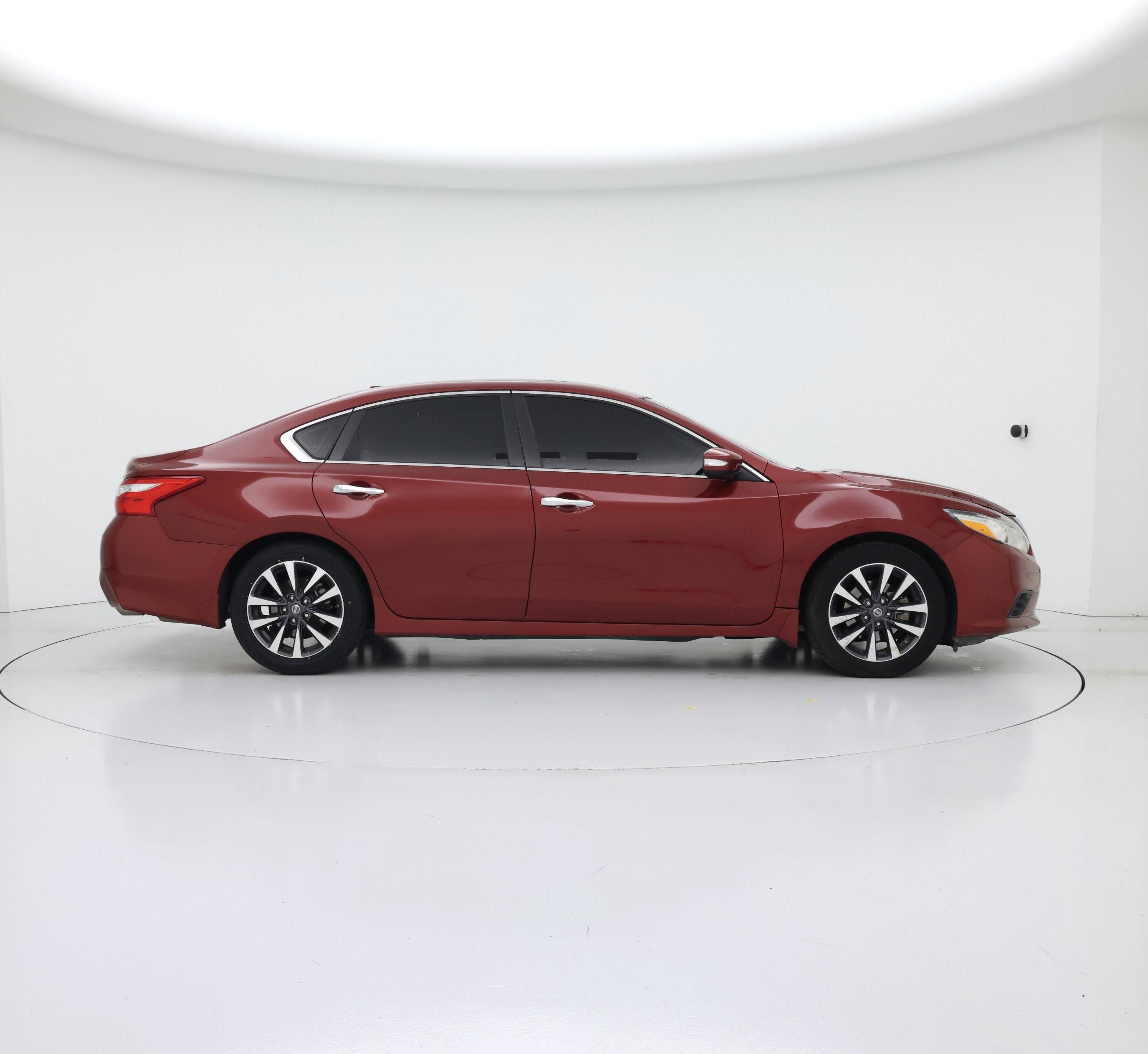 Thumbnail: 2016 Nissan Altima - 7