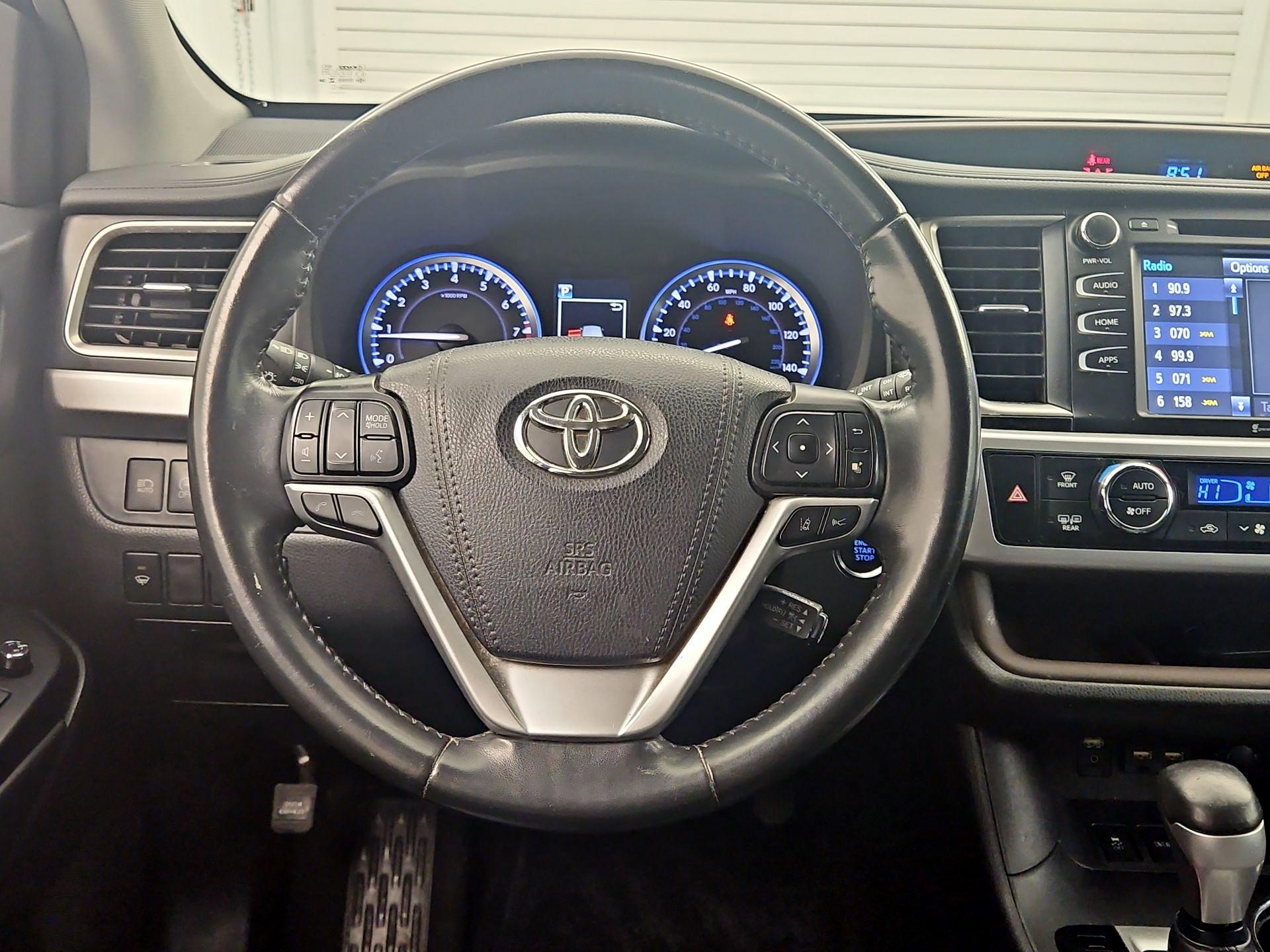 Thumbnail: 2019 Toyota Highlander - 10