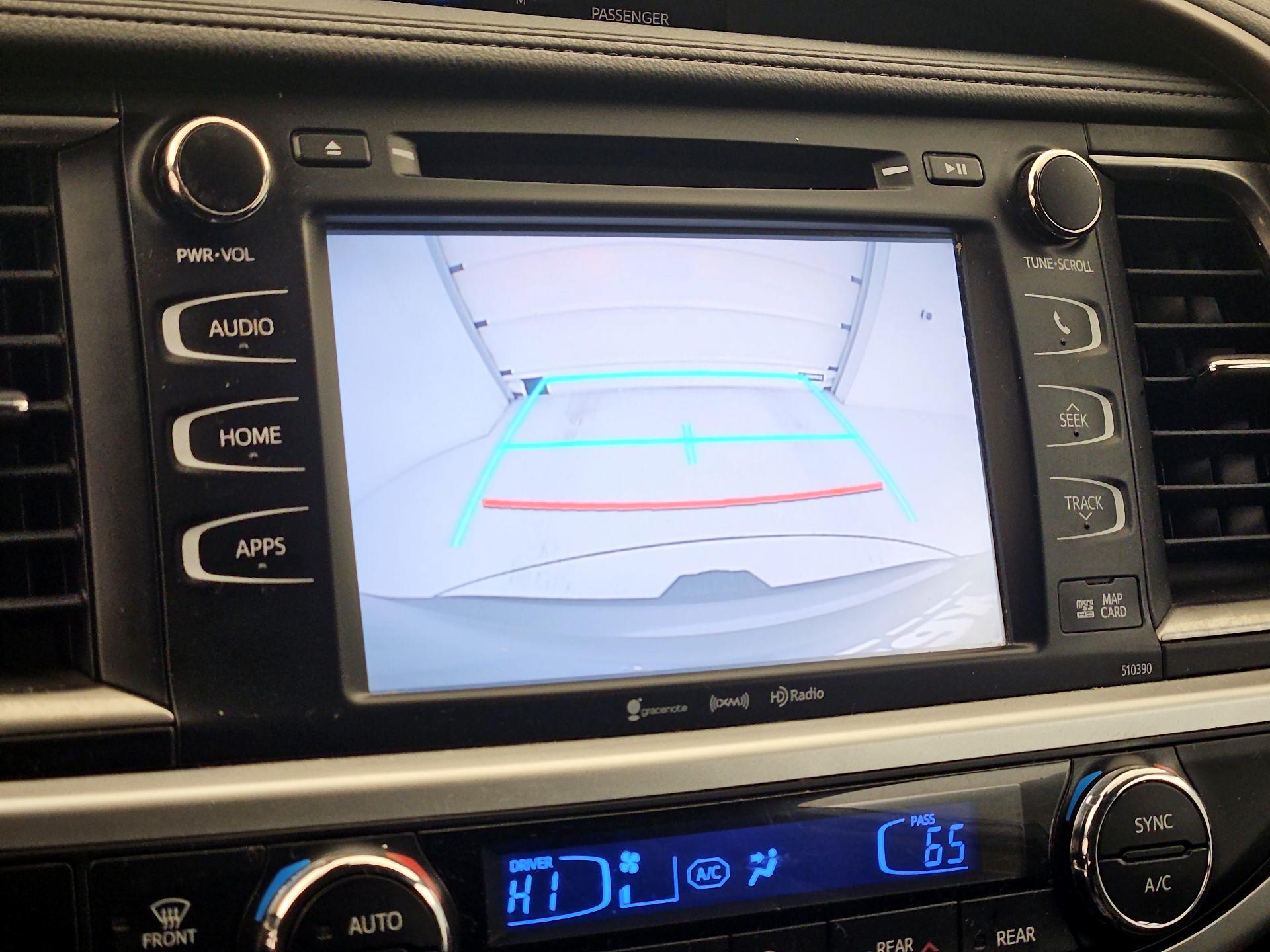 Thumbnail: 2019 Toyota Highlander - 14