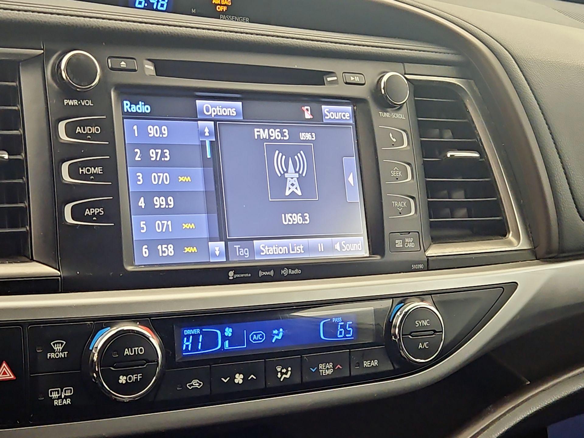 Thumbnail: 2019 Toyota Highlander - 15