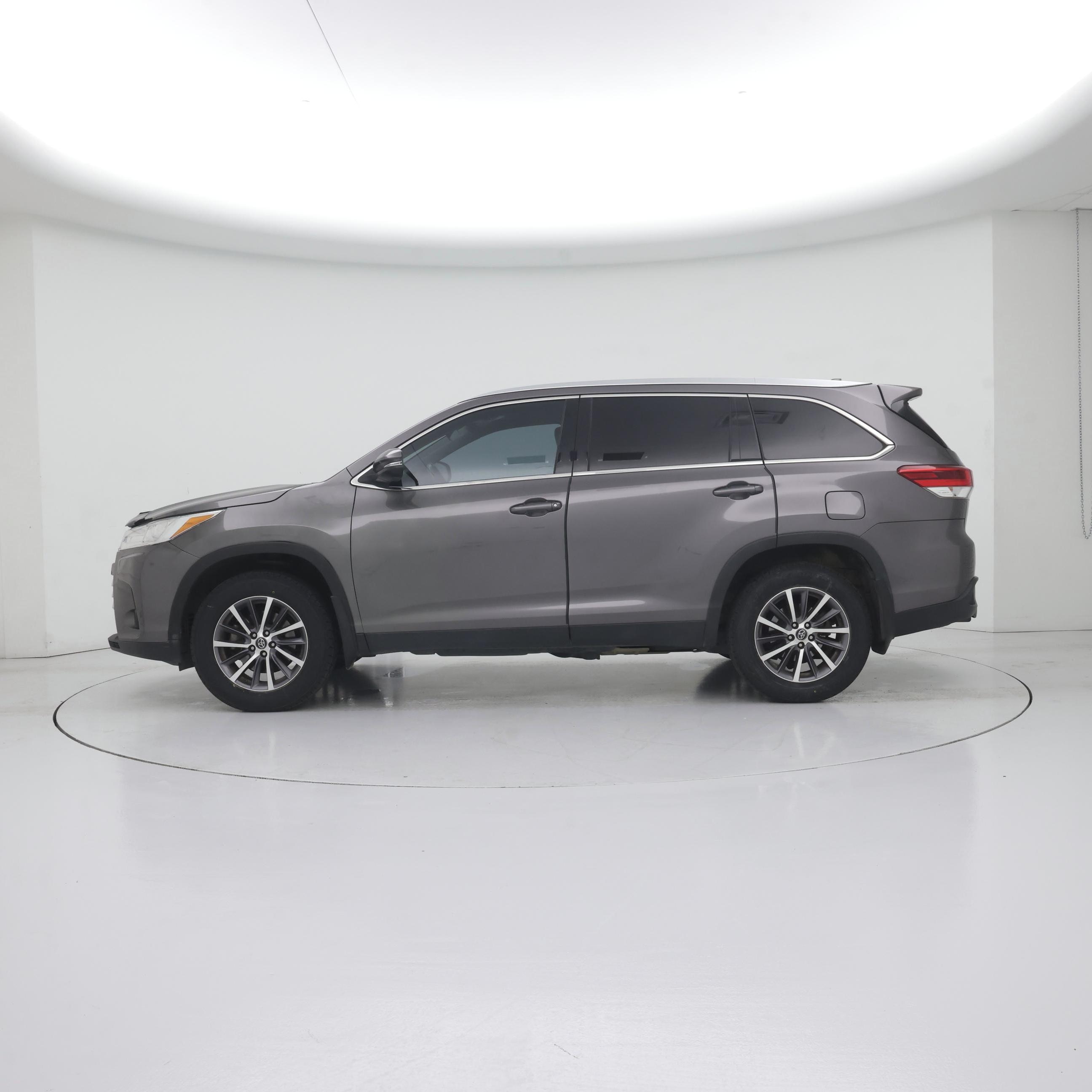 Thumbnail: 2019 Toyota Highlander - 3
