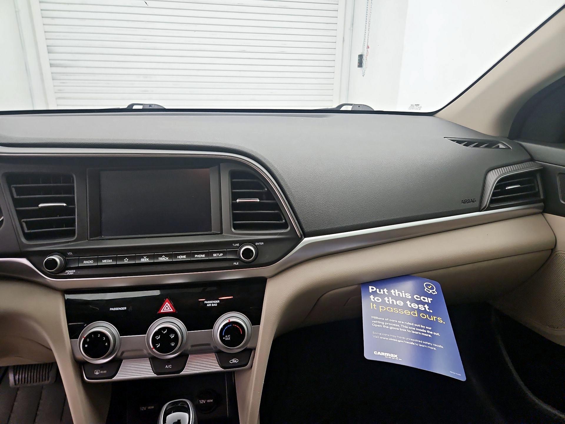 Thumbnail: 2019 Hyundai Elantra - 9