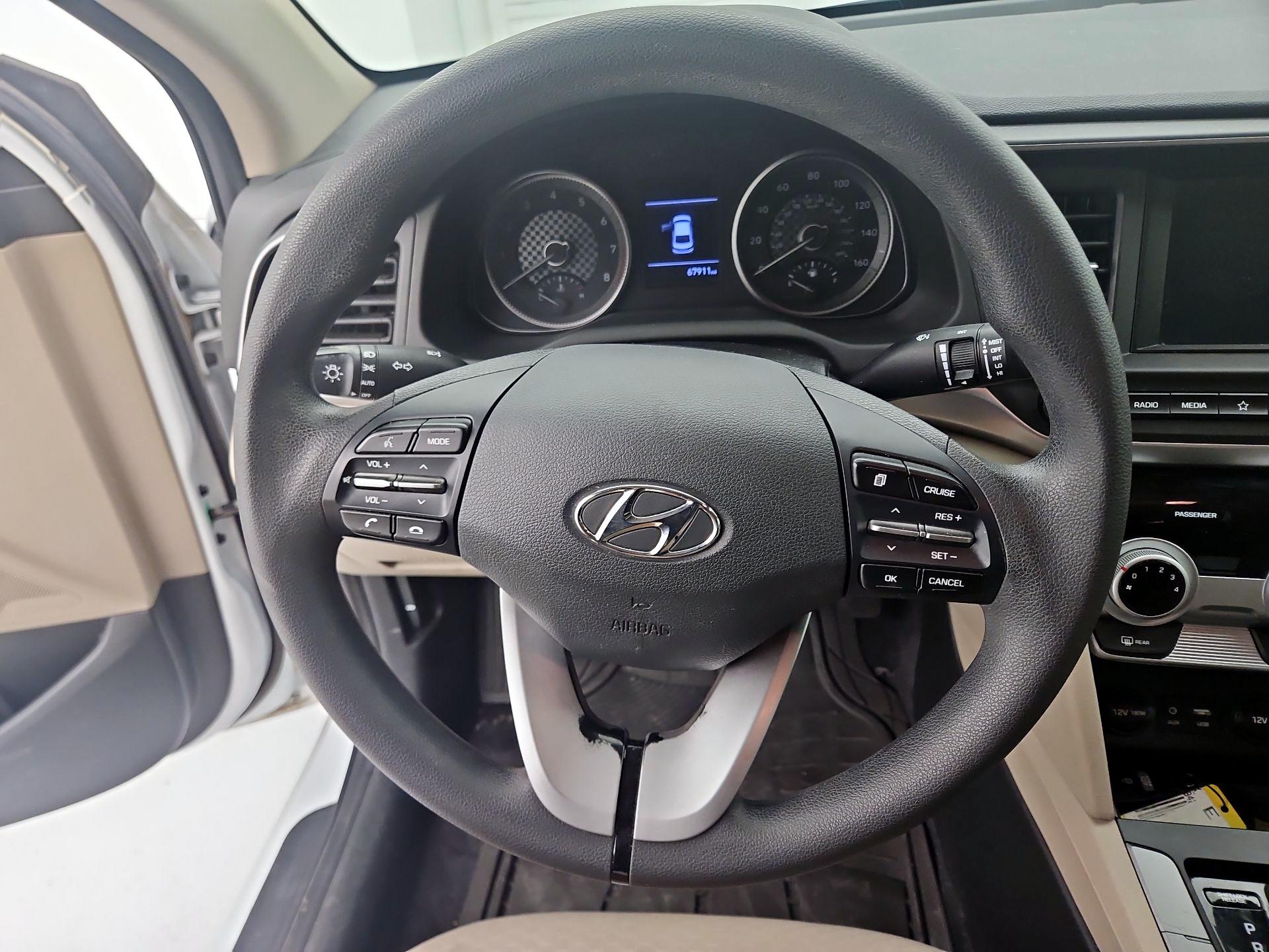 Thumbnail: 2019 Hyundai Elantra - 10