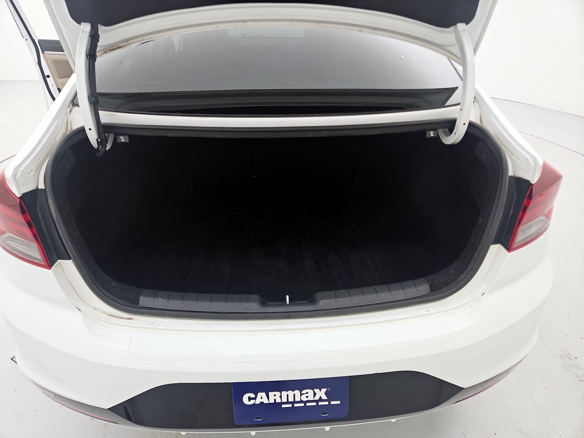 Thumbnail: 2019 Hyundai Elantra - 20