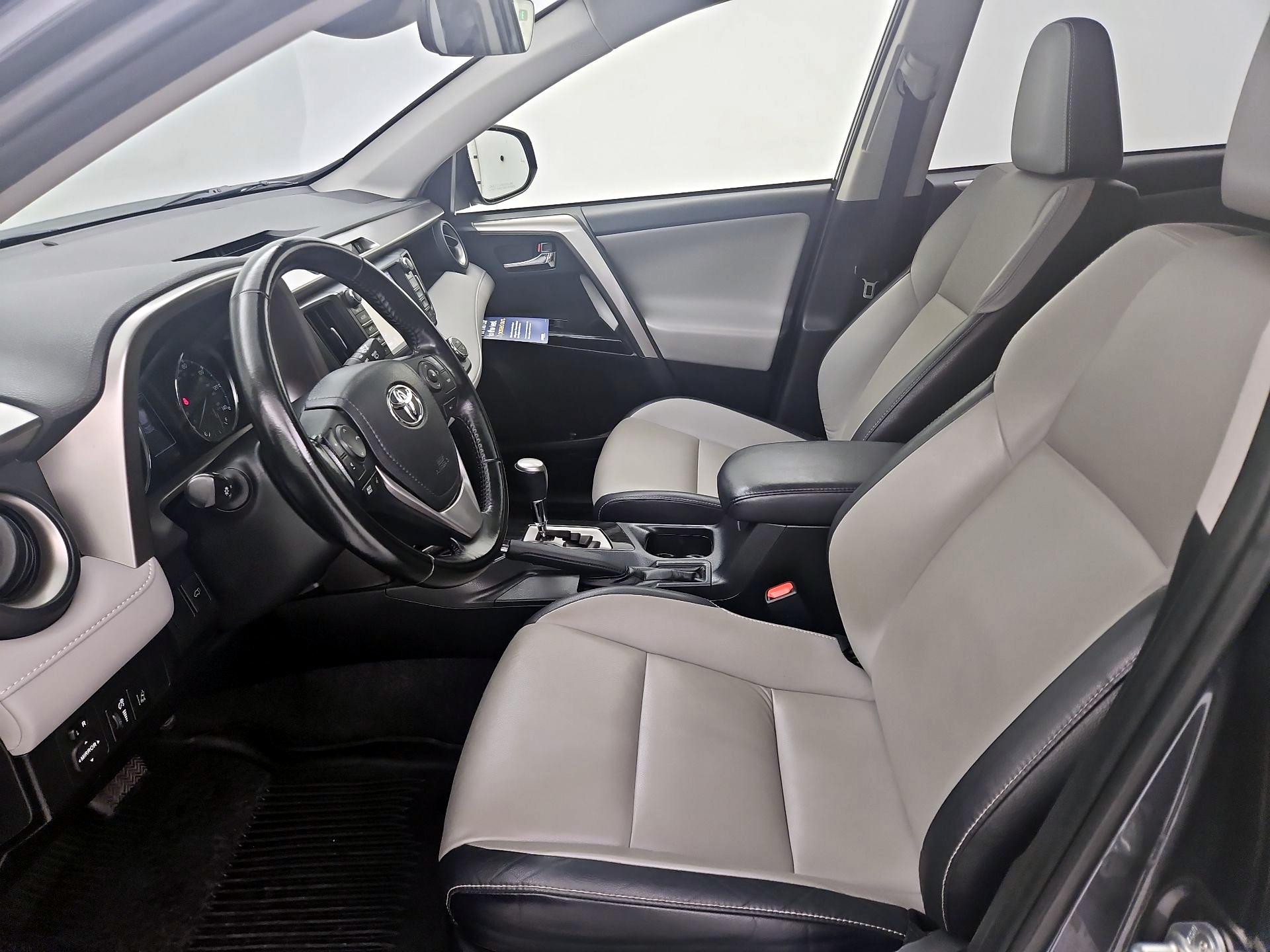 Thumbnail: 2018 Toyota RAV4 - 11