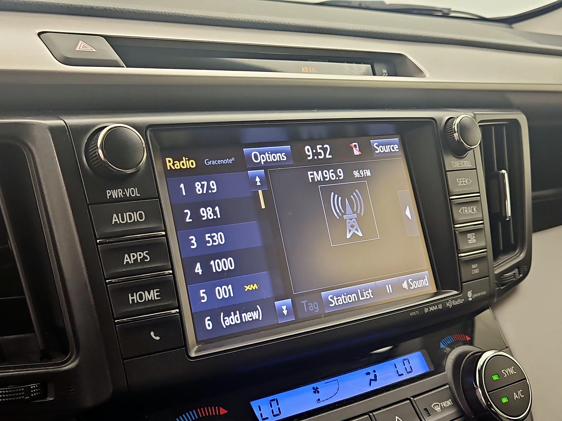 Thumbnail: 2018 Toyota RAV4 - 15