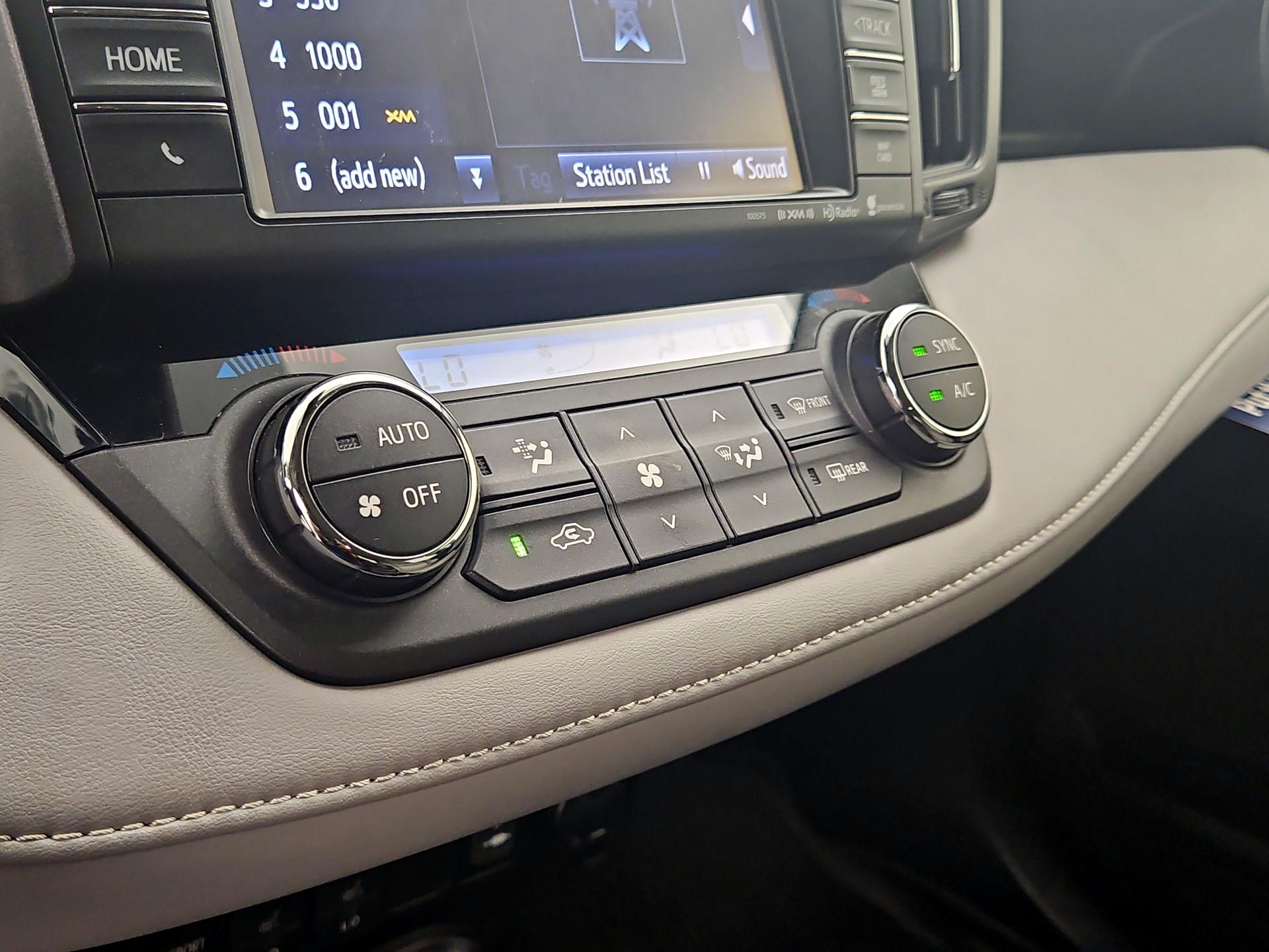 Thumbnail: 2018 Toyota RAV4 - 16