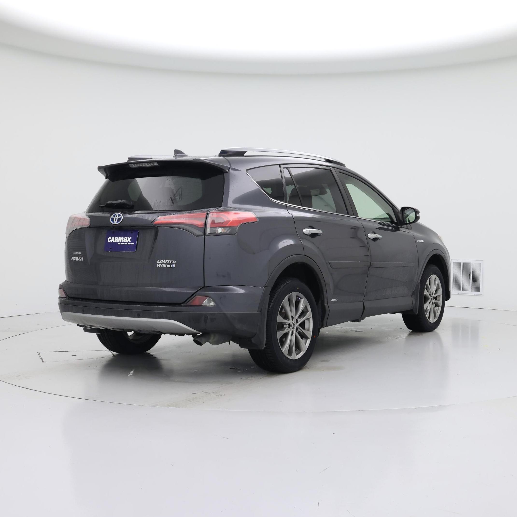 Thumbnail: 2018 Toyota RAV4 - 8