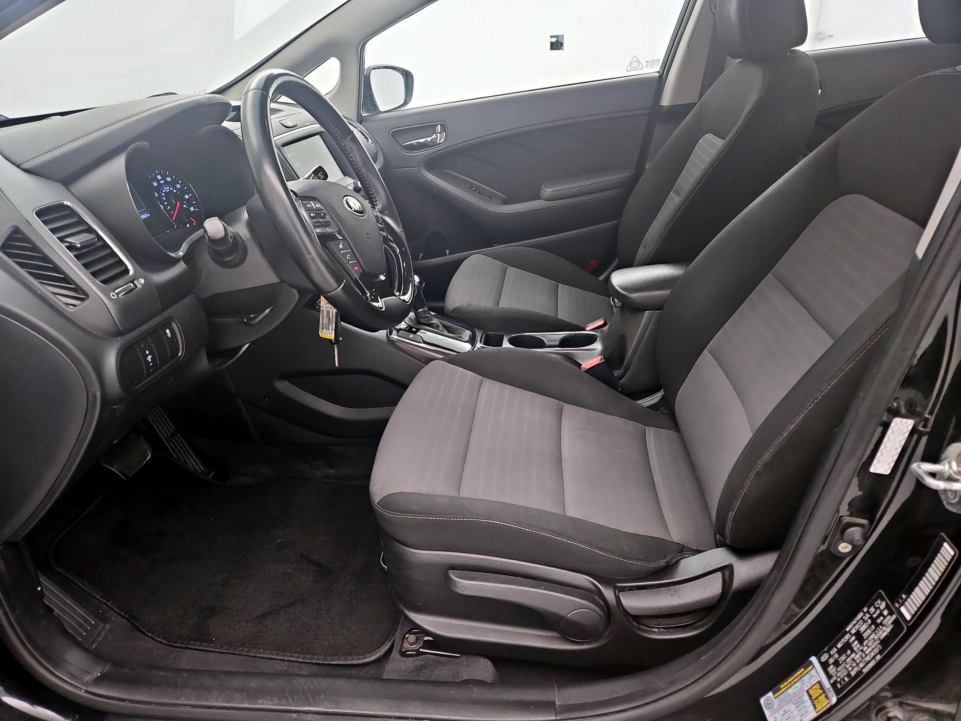 Thumbnail: 2017 Kia Forte - 11