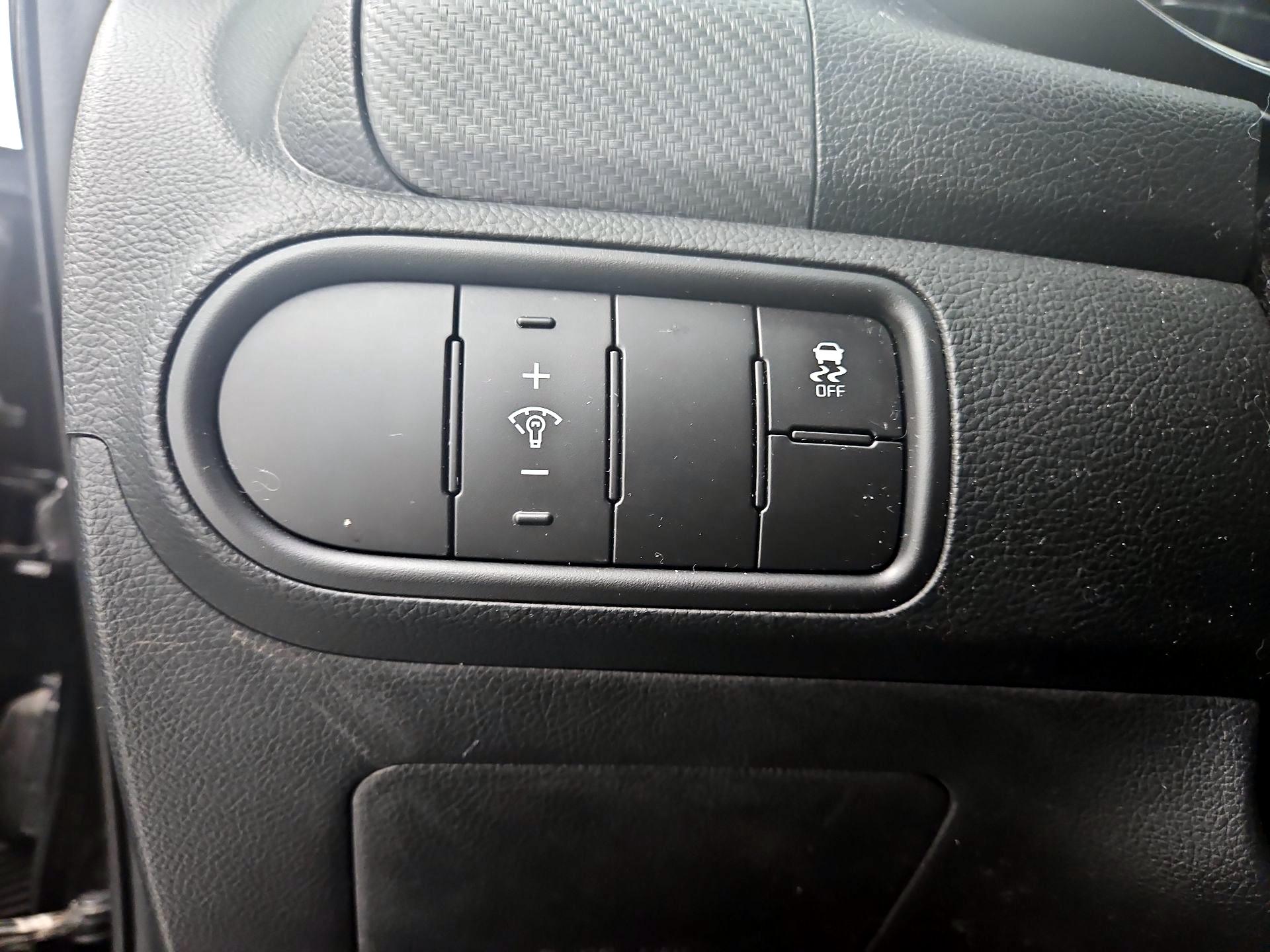 Thumbnail: 2017 Kia Forte - 13