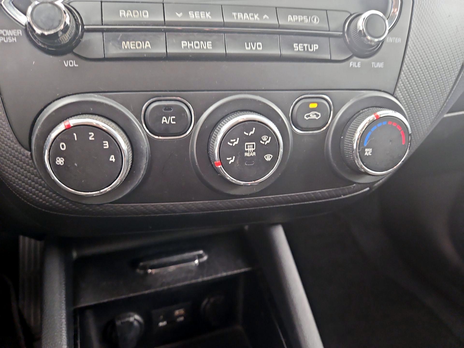 Thumbnail: 2017 Kia Forte - 16