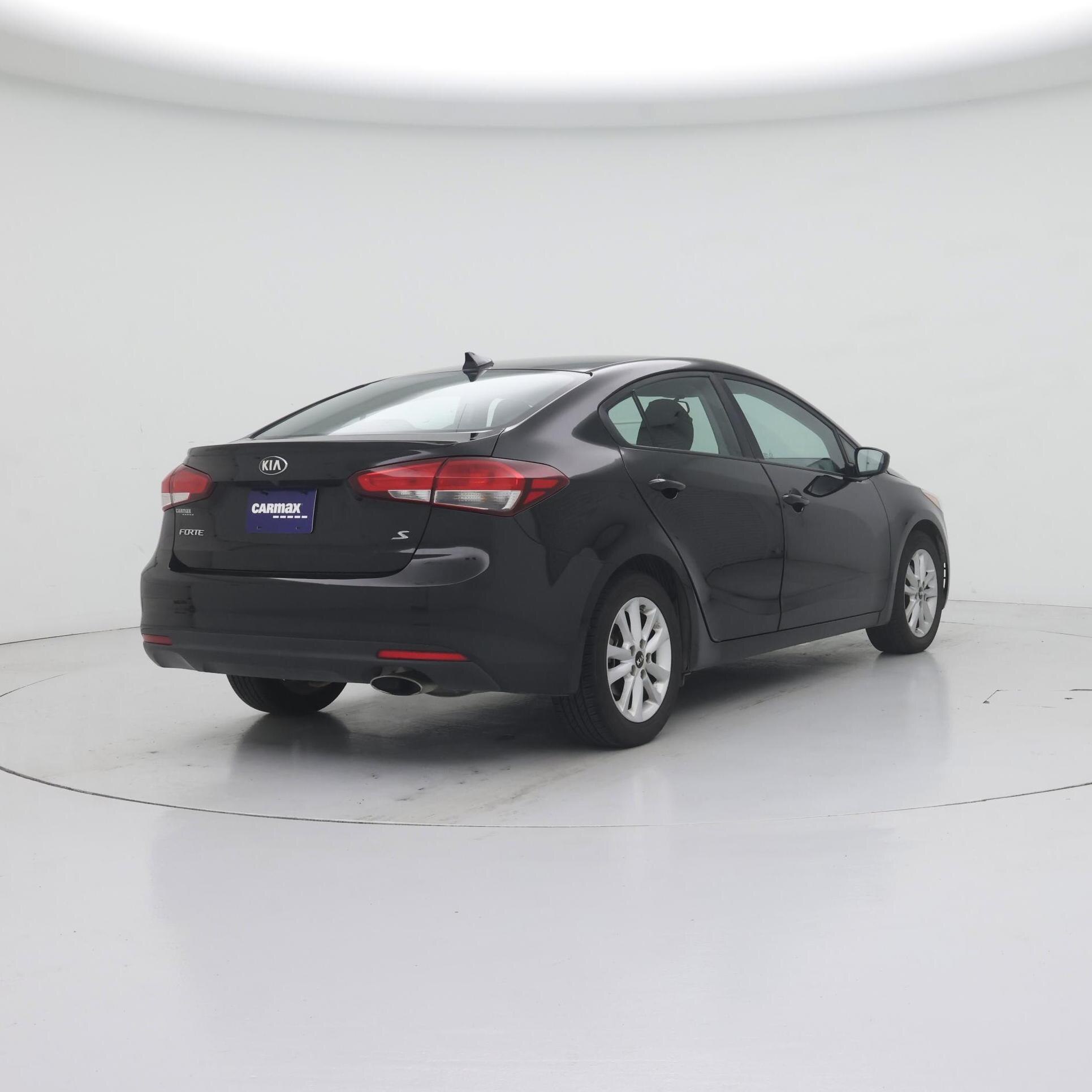 Thumbnail: 2017 Kia Forte - 8