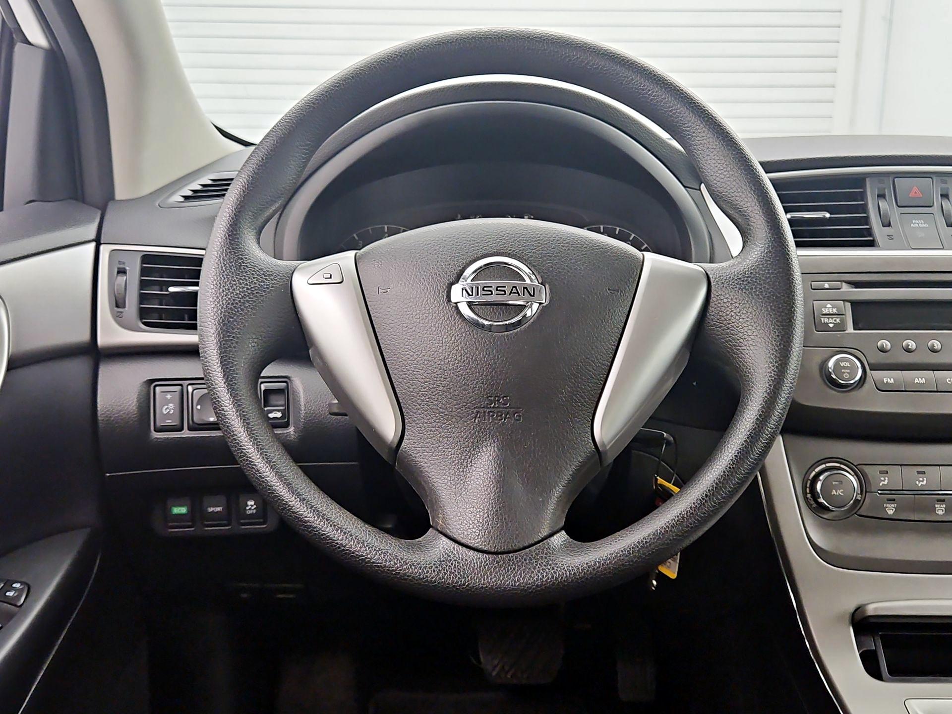 Thumbnail: 2014 Nissan Sentra - 10