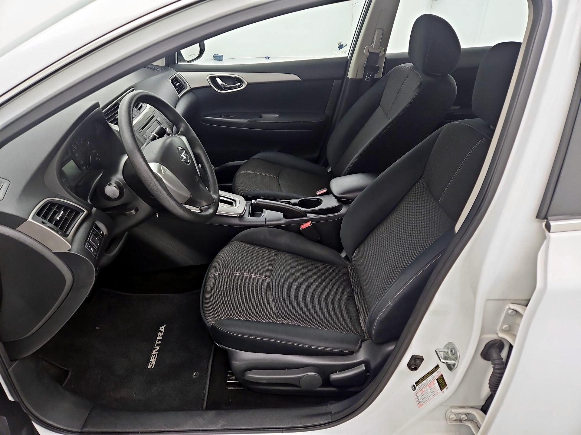 Thumbnail: 2014 Nissan Sentra - 11