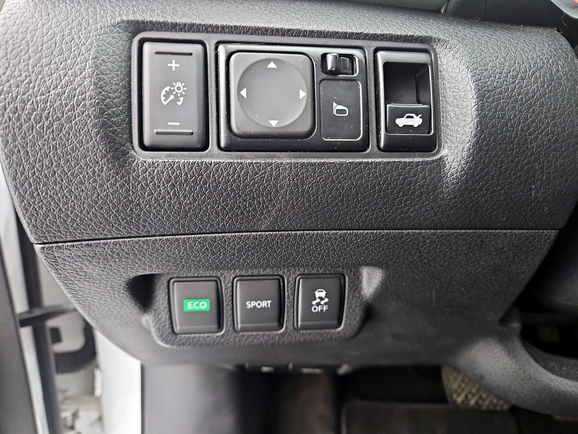 Thumbnail: 2014 Nissan Sentra - 13