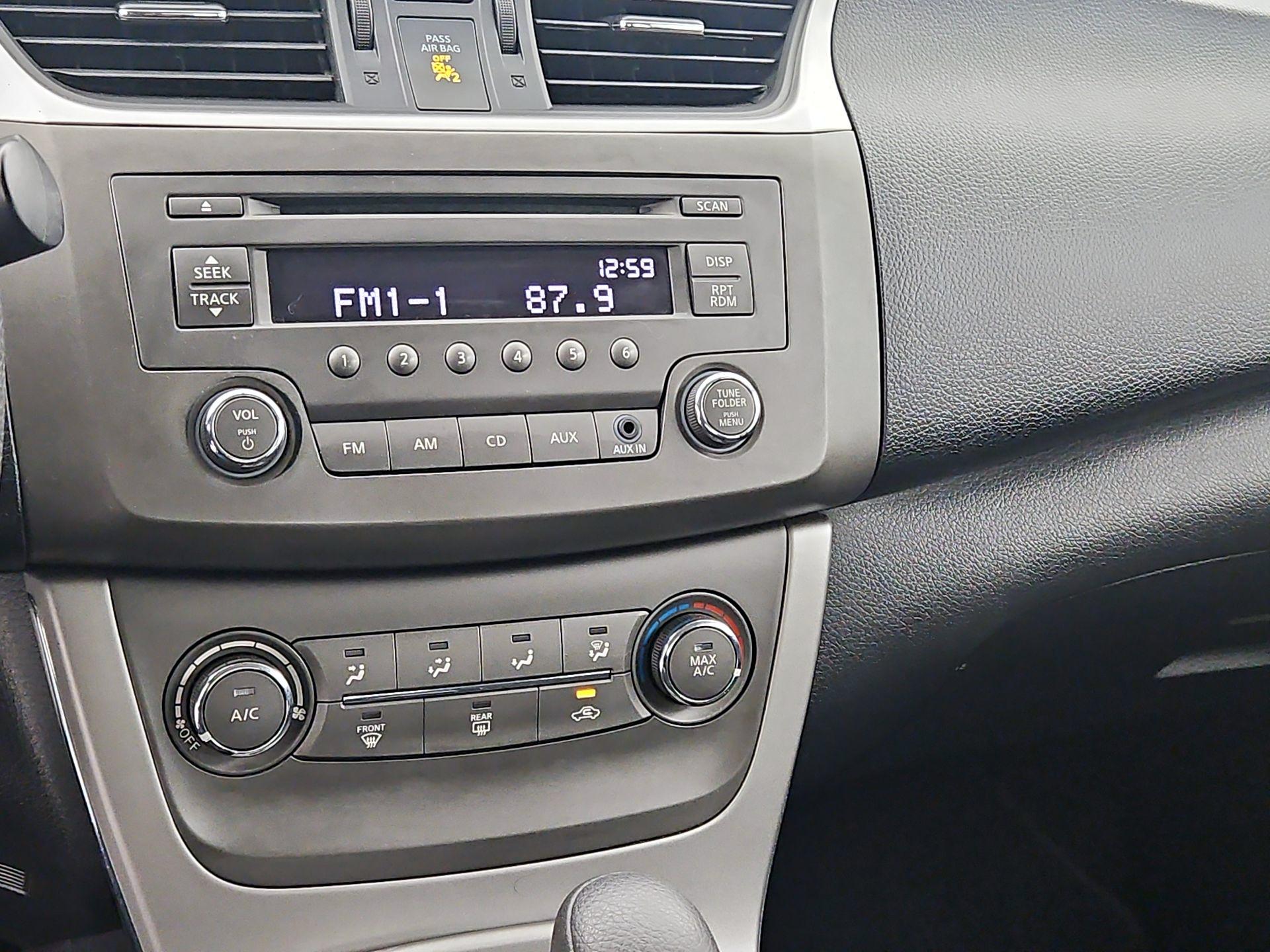 Thumbnail: 2014 Nissan Sentra - 14