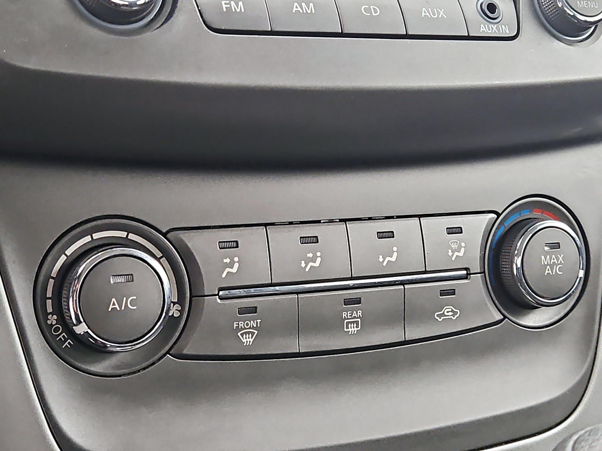 Thumbnail: 2014 Nissan Sentra - 15