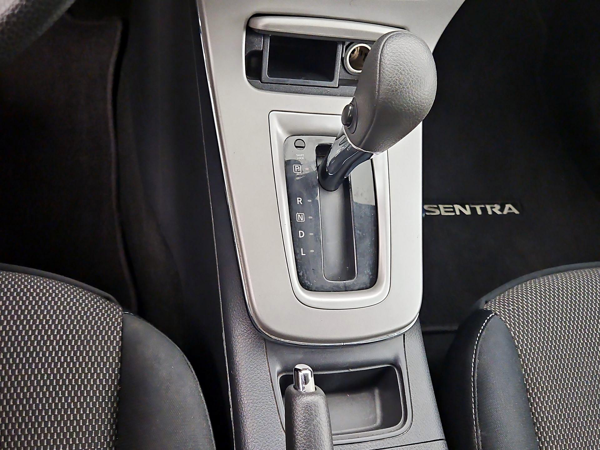 Thumbnail: 2014 Nissan Sentra - 16