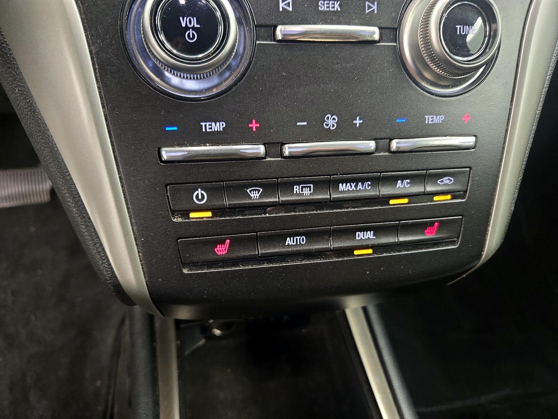 Thumbnail: 2019 Lincoln MKC - 16