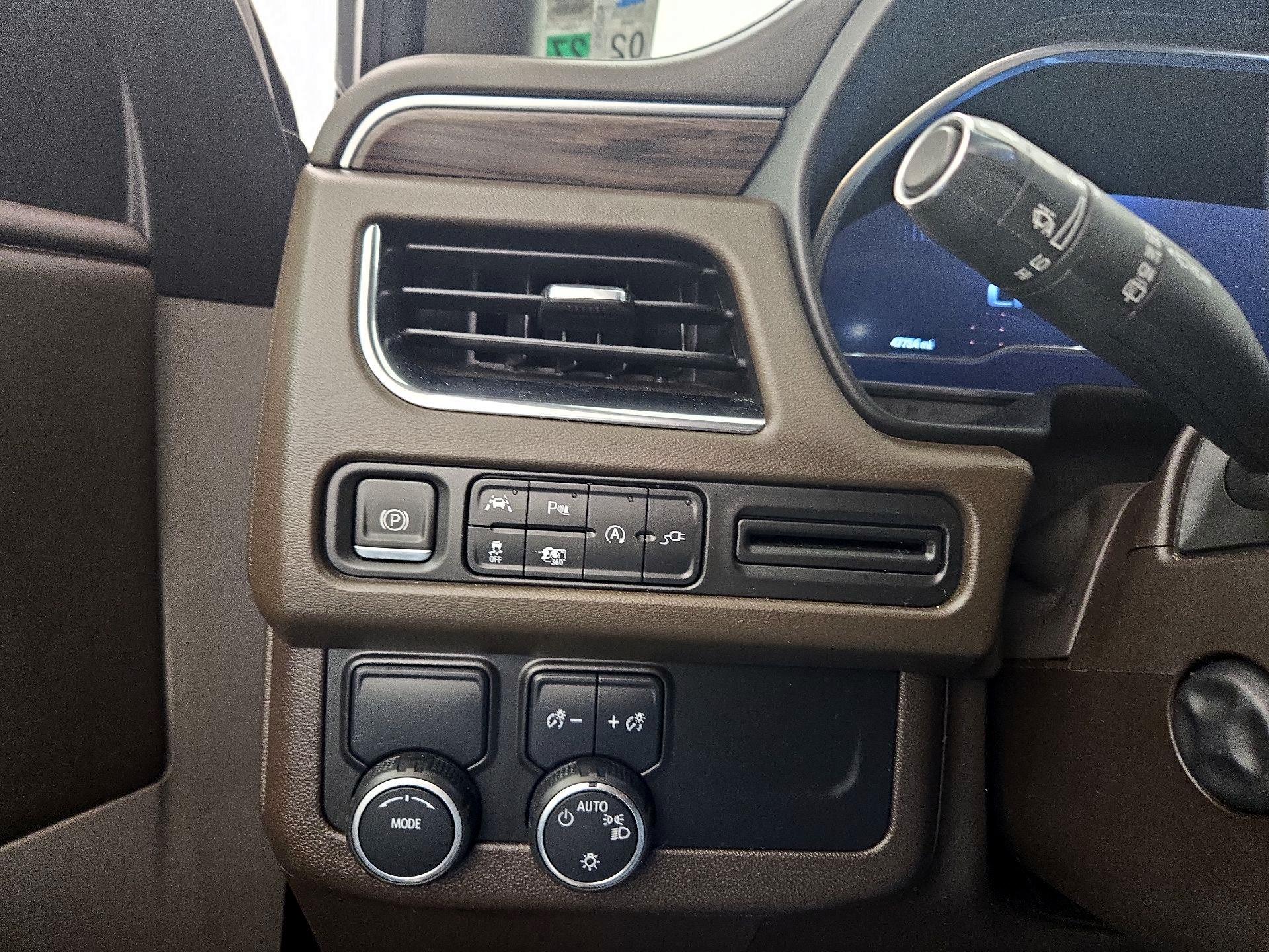 Thumbnail: 2022 Chevrolet Suburban - 13