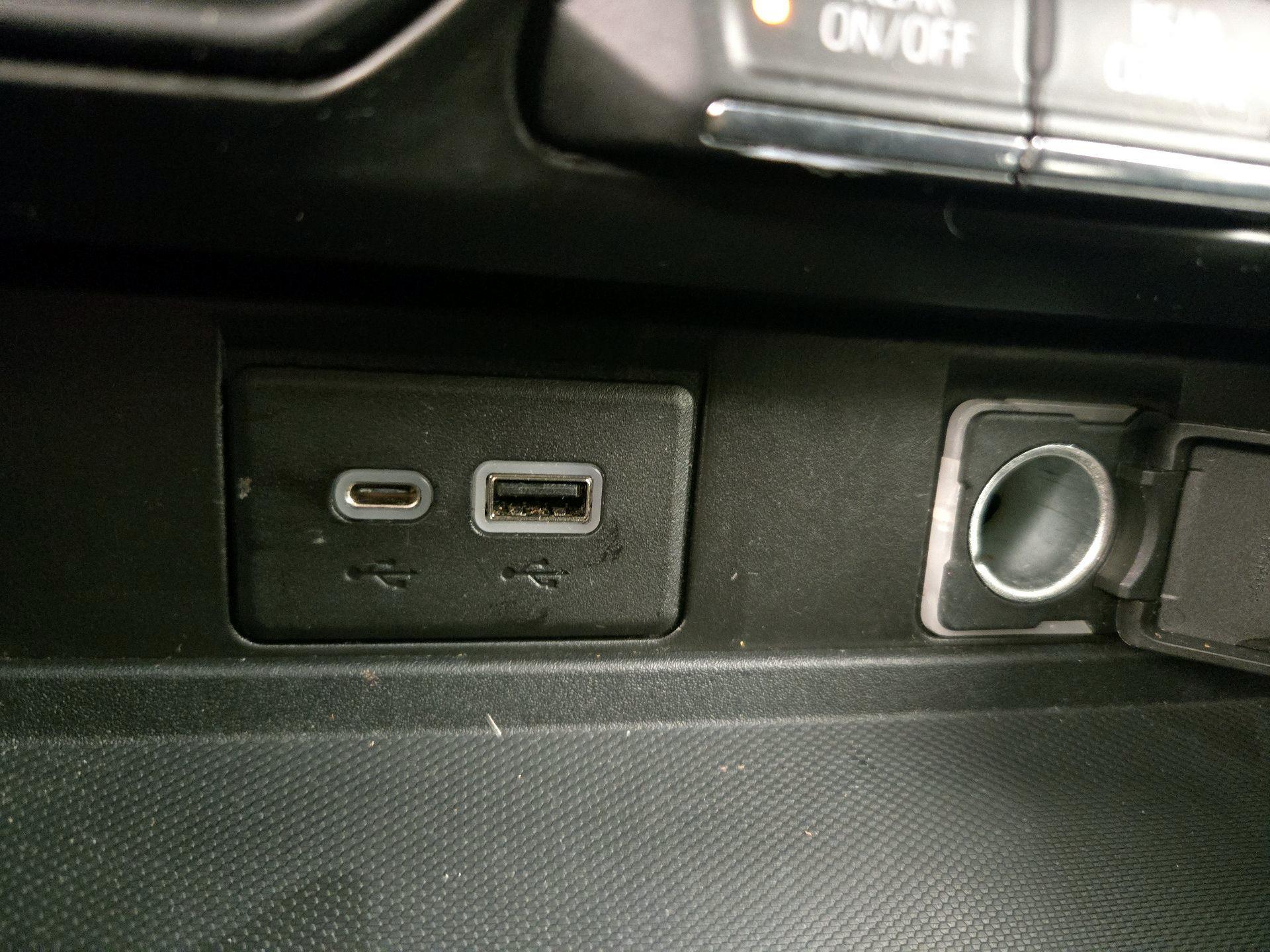 Thumbnail: 2022 Chevrolet Suburban - 19