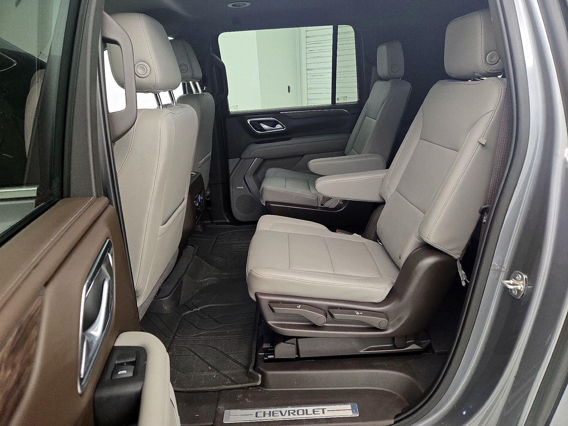 Thumbnail: 2022 Chevrolet Suburban - 20