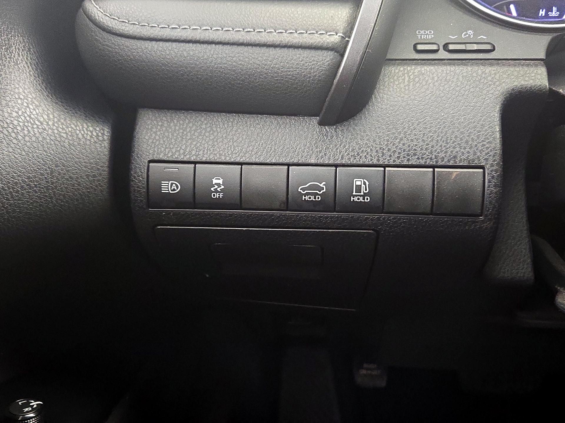 Thumbnail: 2019 Toyota Camry - 13