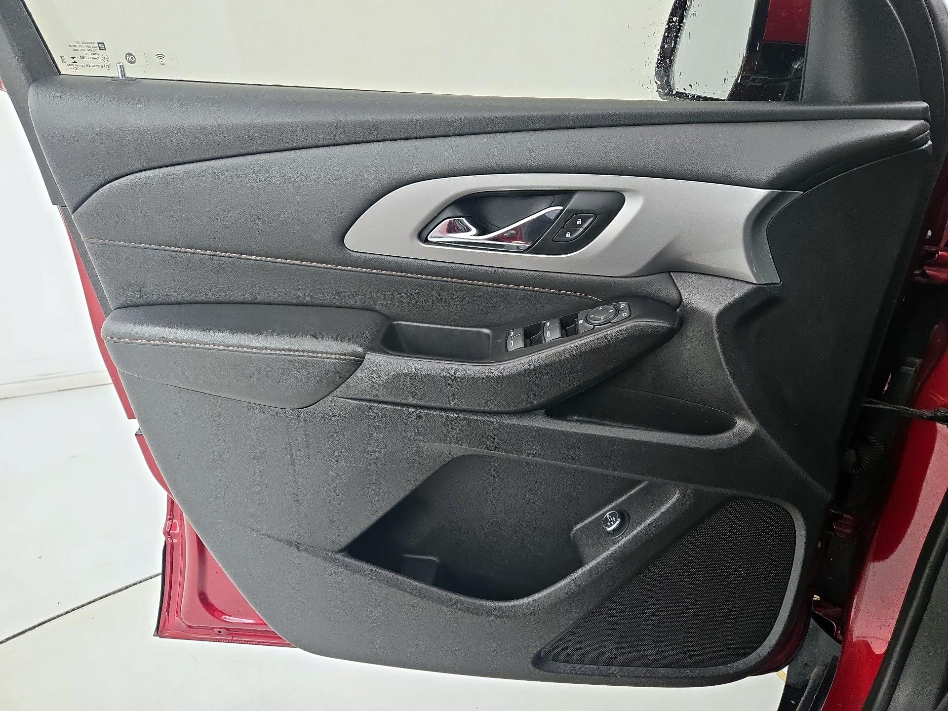 Thumbnail: 2020 Chevrolet Traverse - 12