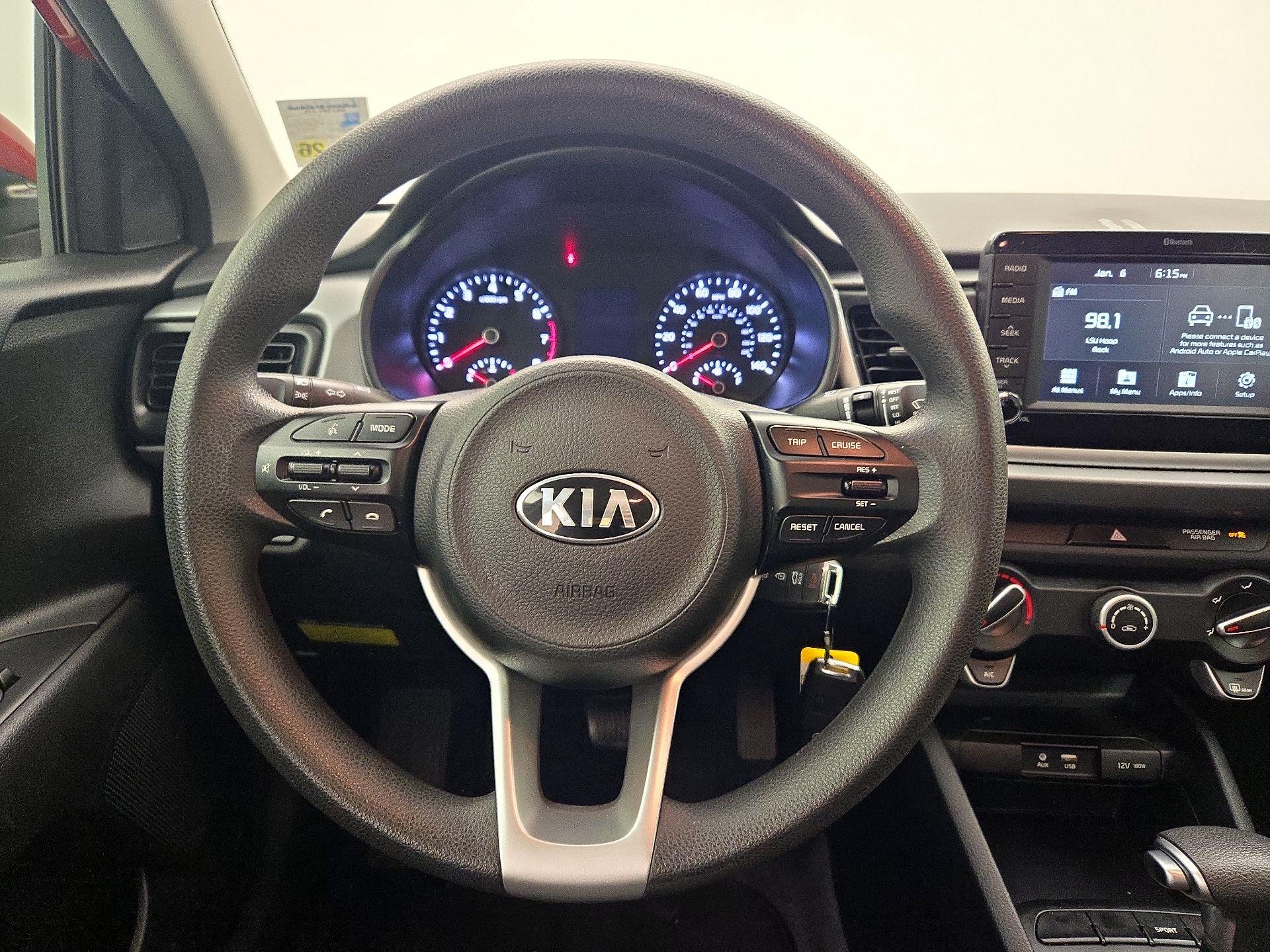 Thumbnail: 2020 Kia Rio - 10