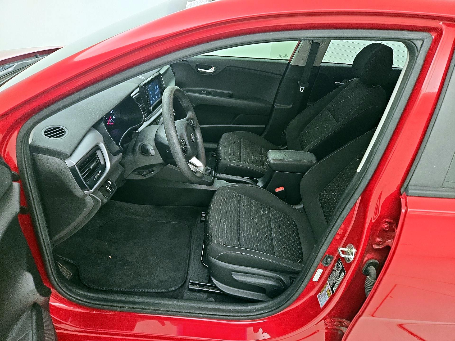 Thumbnail: 2020 Kia Rio - 11